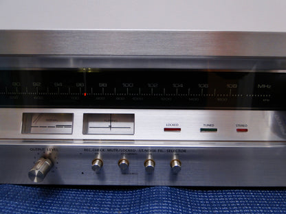 Onkyo T9 Stereo Tuner