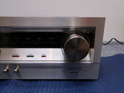 Onkyo T9 Stereo Tuner