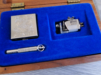 STANTON 681EEE CARTRIDGE AND GENUINE STANTON D6800EEE STYLUS IN SOLID WOOD CASE