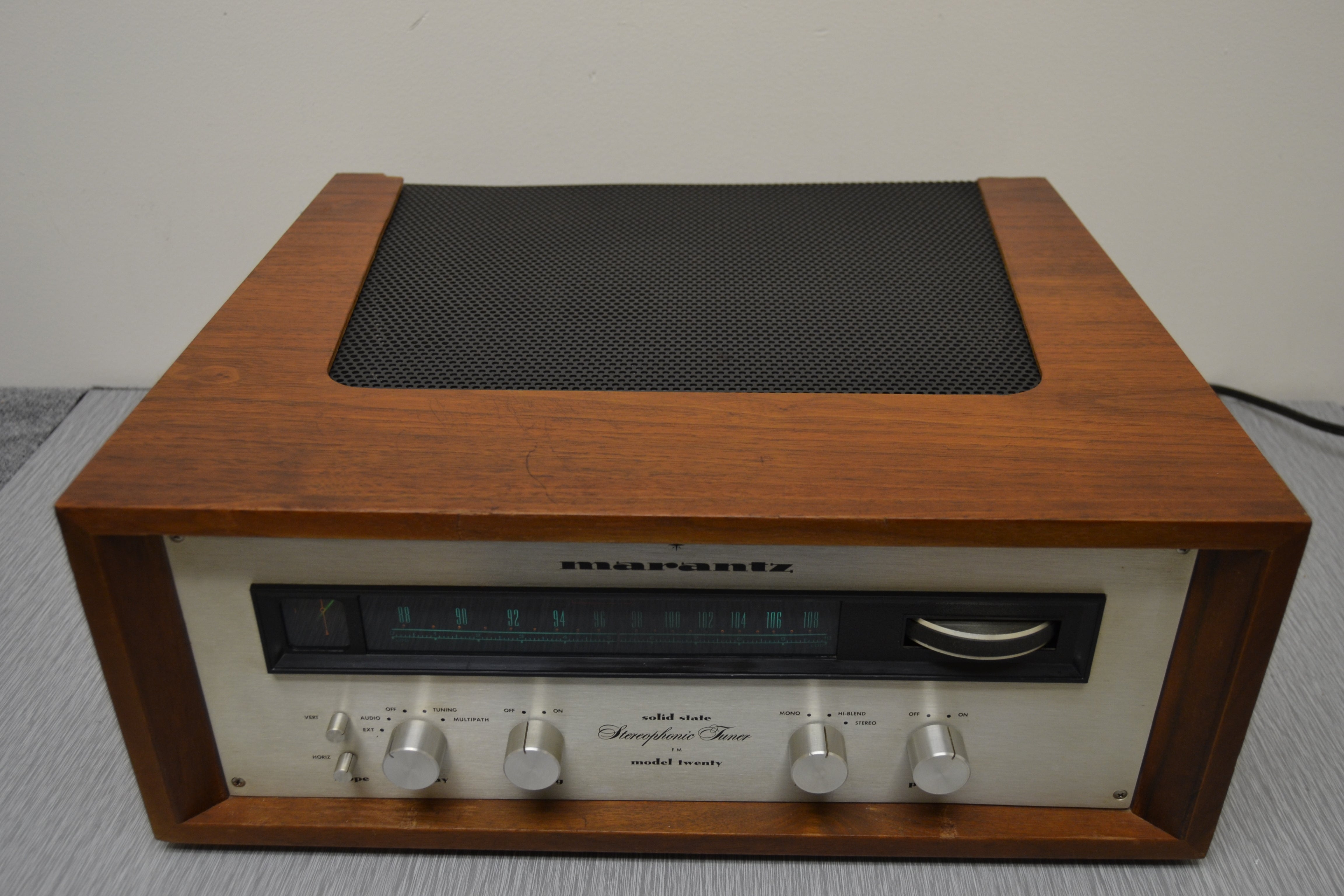 Marantz Model Twenty Stereo Tuner with Oscilloscope * 1972