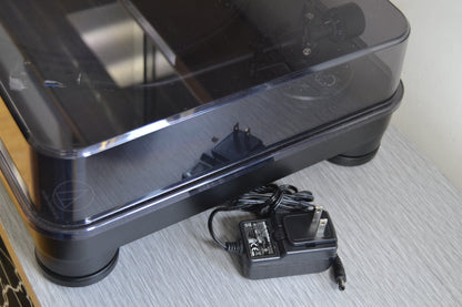 Audio Technica AT-LP7 Belt Drive Turntable * New AT3600 Cartridge * Box