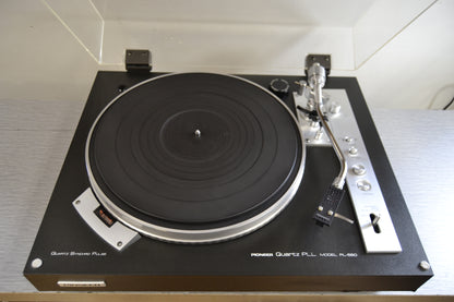 Pioneer PL-550 Direct Drive Turntable.* Strobe light is flickering *