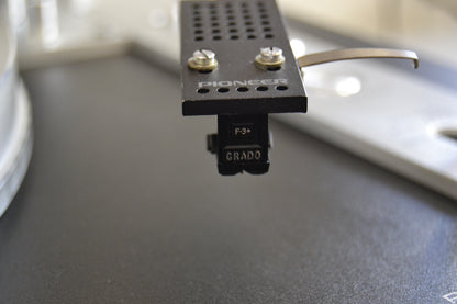 Pioneer PL-550 Direct Drive Turntable.* Strobe light is flickering *