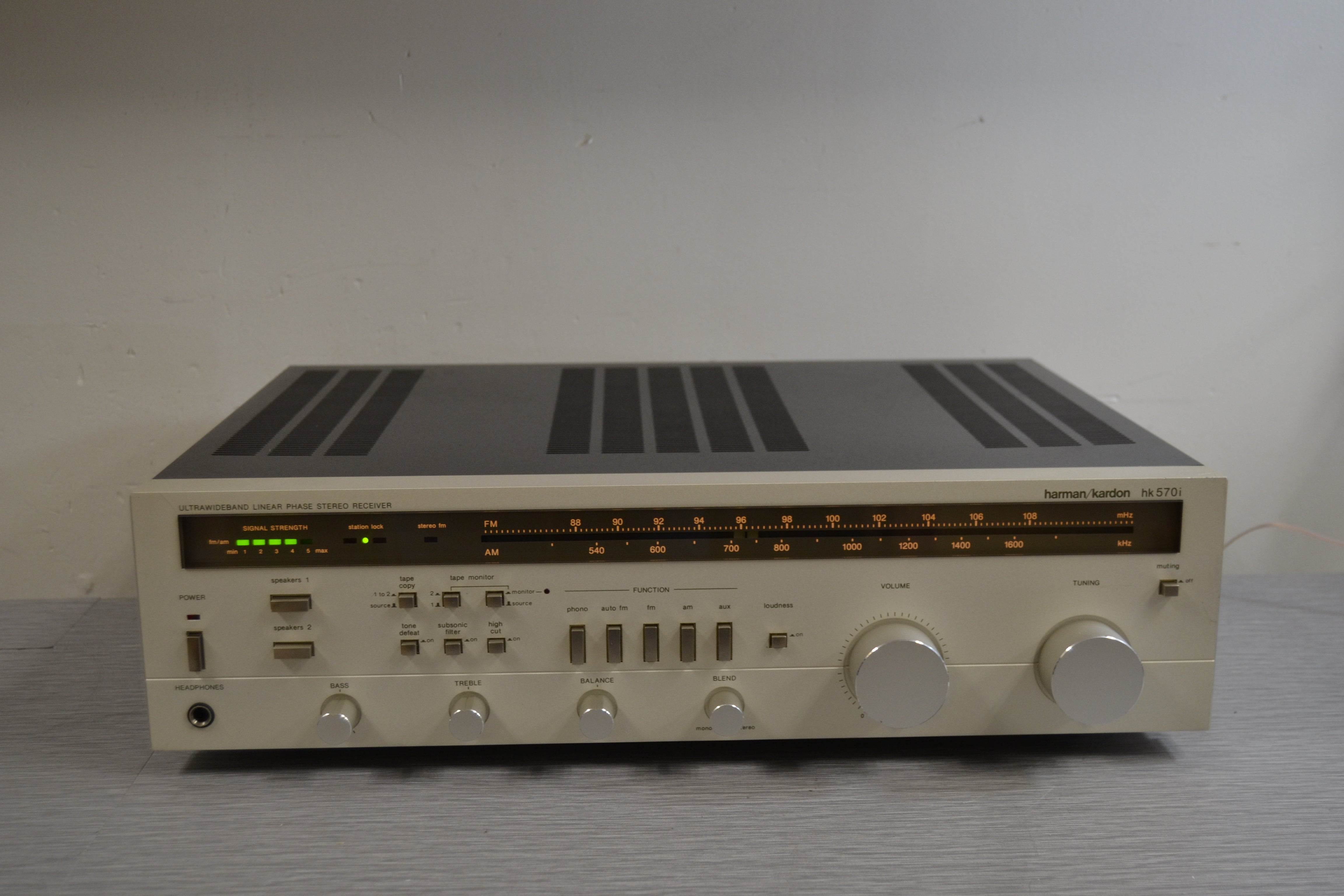 アンプ harman/kardon HKTRAVELERBLU アンプ harman/kardon HKTRAVELERBLU harman/kardon HKTRAVELERBLU