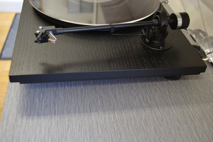 Music Hall MMF 2.1 Turntable * Clear Platter * Ortofon OM Cartridge