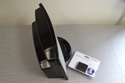Bose SoundDock with Power Supply and BLUETOOTH dock adaptor for wireless streaming !