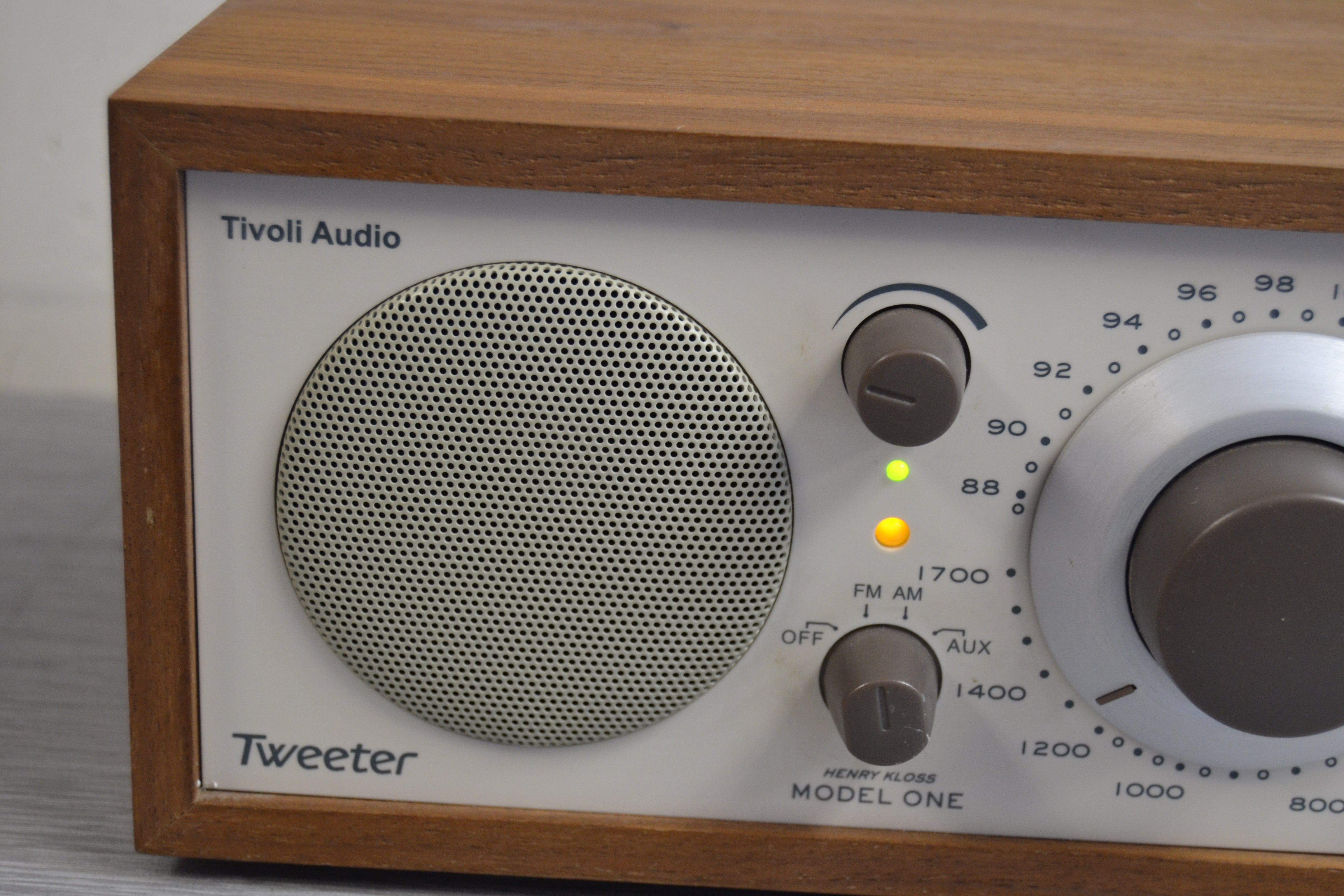 Tivoli Audio Model One by Henry Kloss – The Turntable Store