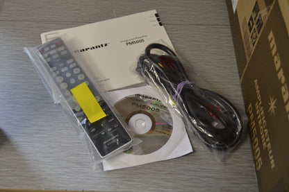 Marantz PM5005 Integrated Amplifier * Box * Remote * Manual