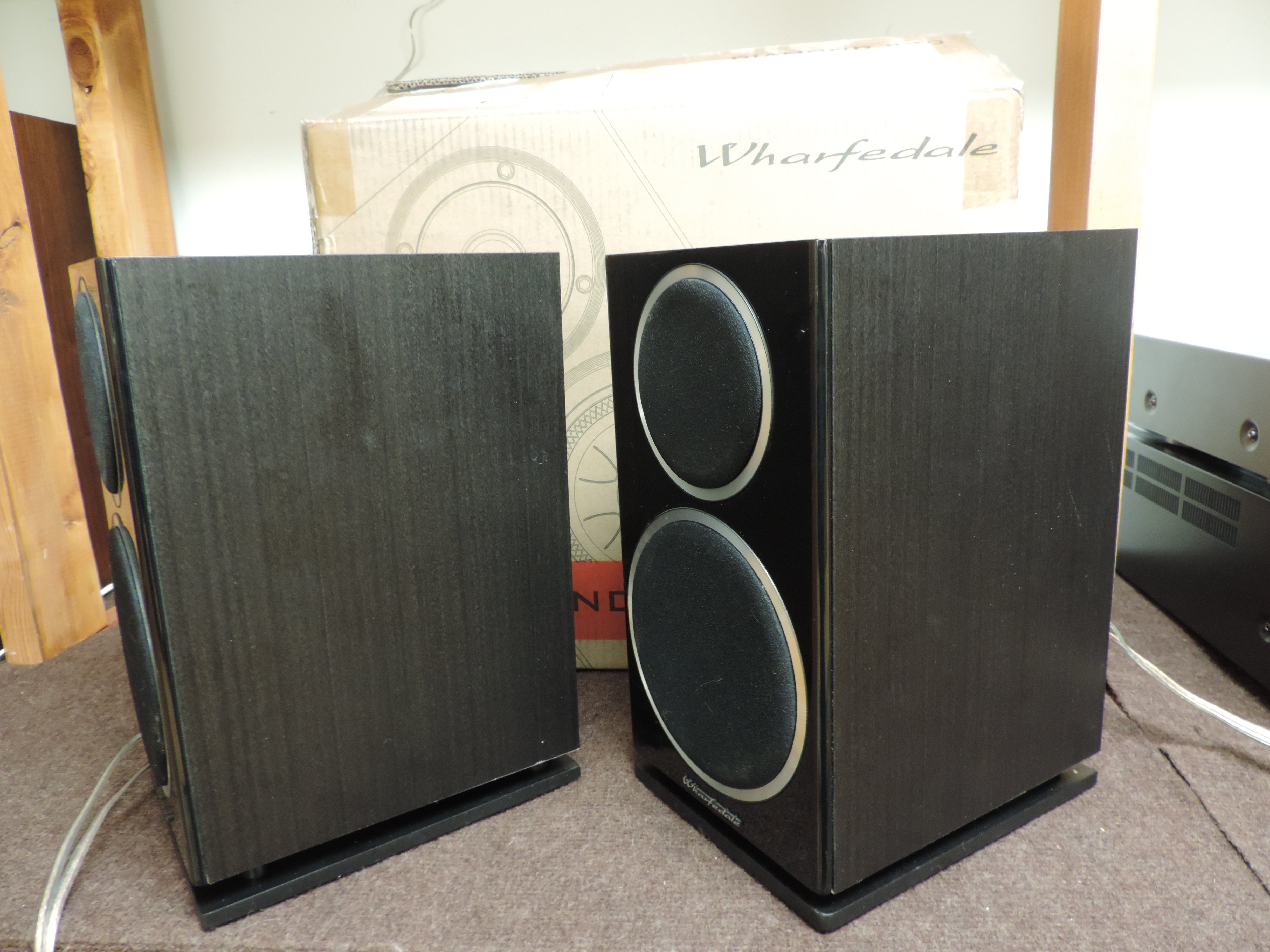Wharfedale Diamond 220 Bookshelf Speakers – The Turntable Store
