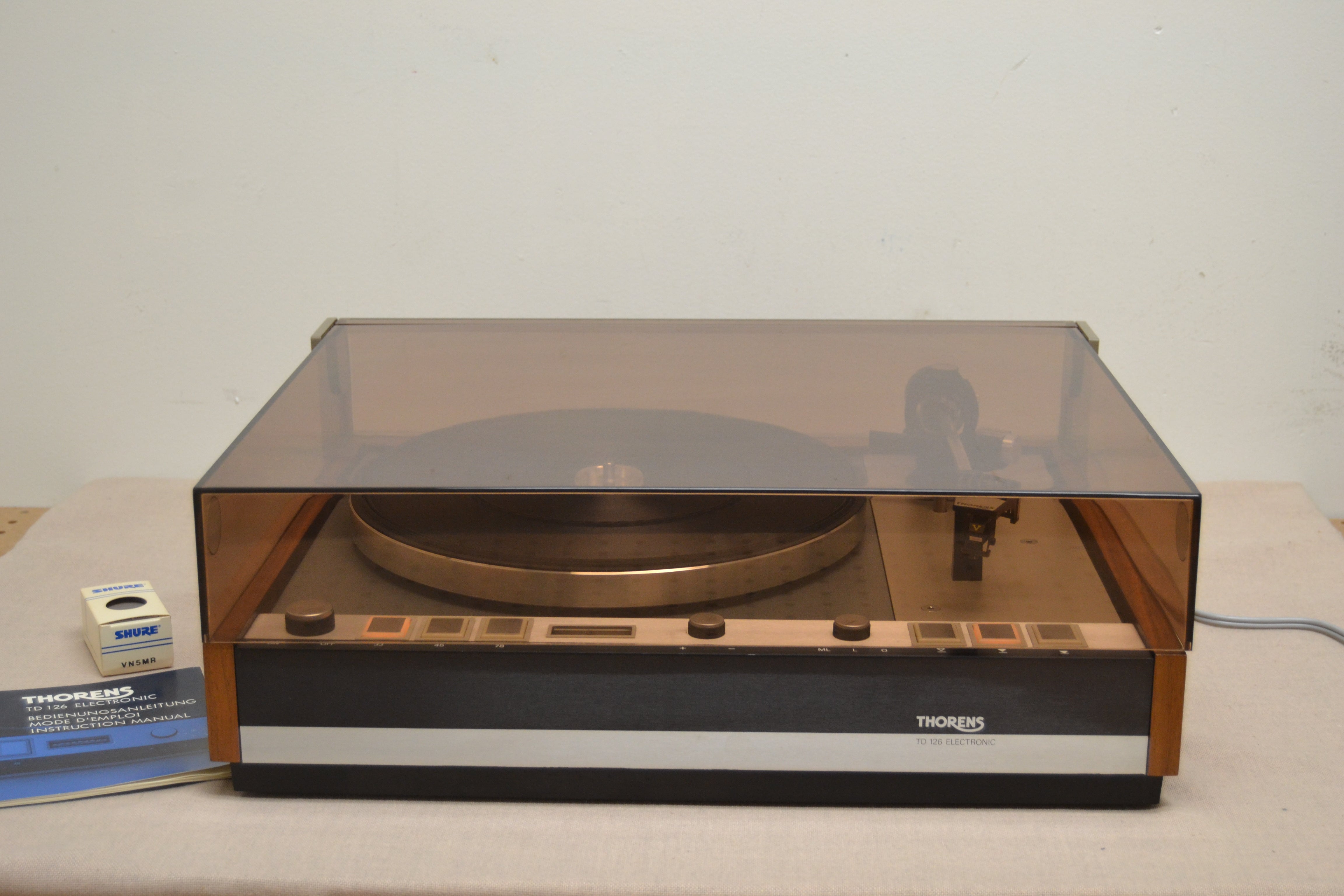 Thorens TD126 Electronic * Belt Drive Turntable * Shure V15 V Cartridge * Second NOS Shure Stylus
