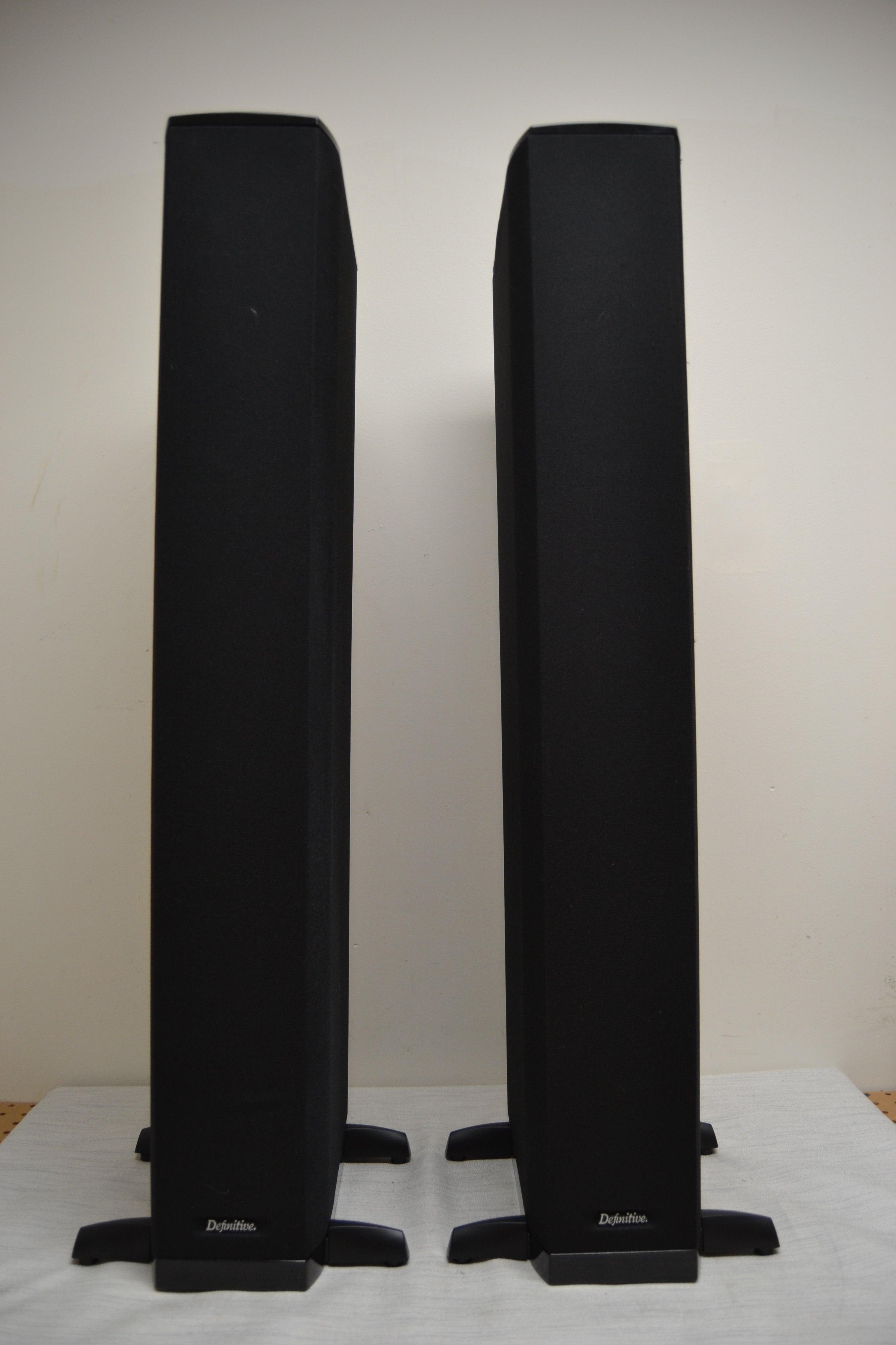 Definitive Technology BP-8020ST Speakers w/built-in subwoofer * Fully Serviced