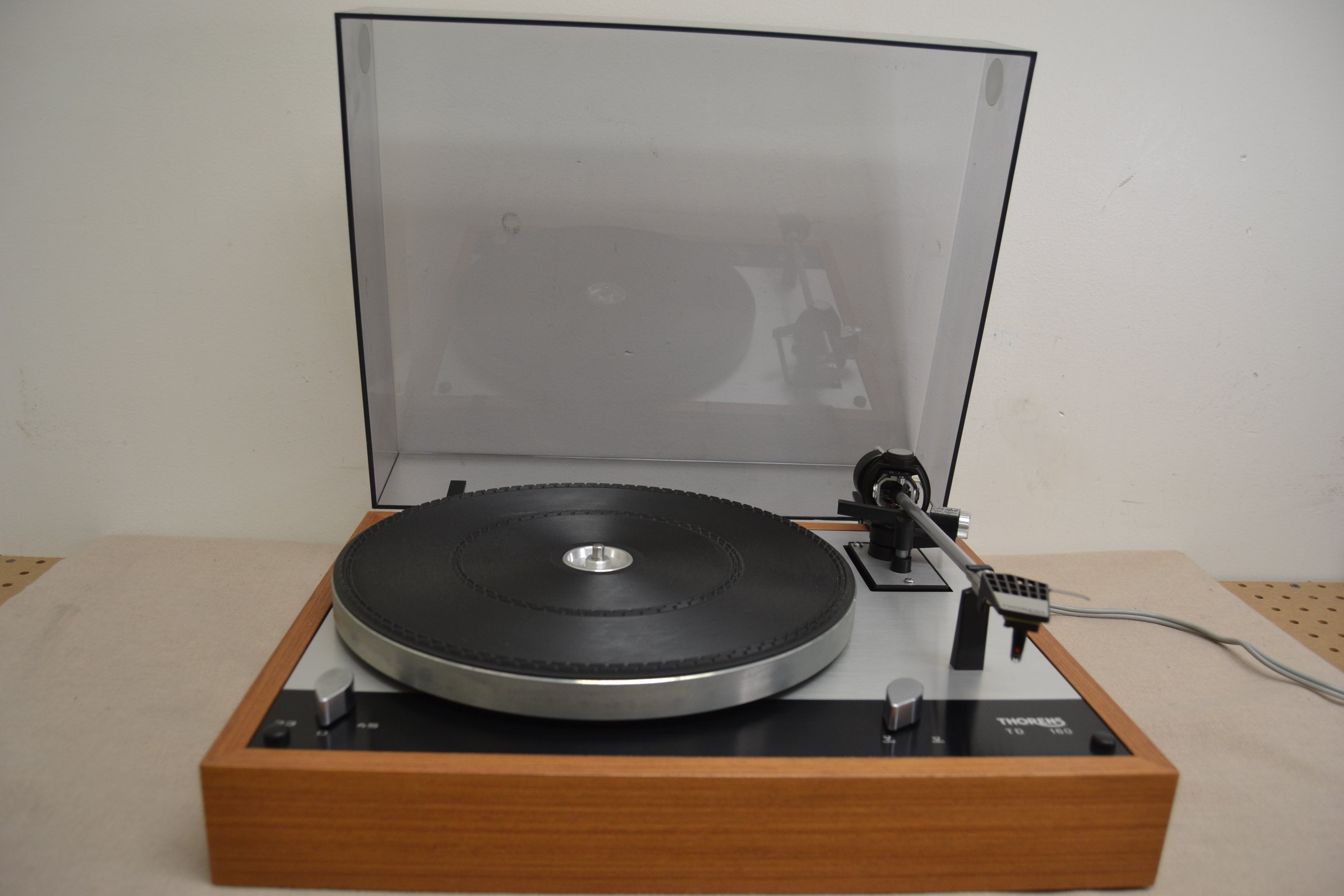 Thorens TD-160 Belt Drive Turntable * Ortofon OM10 Cartridge * Fully Serviced