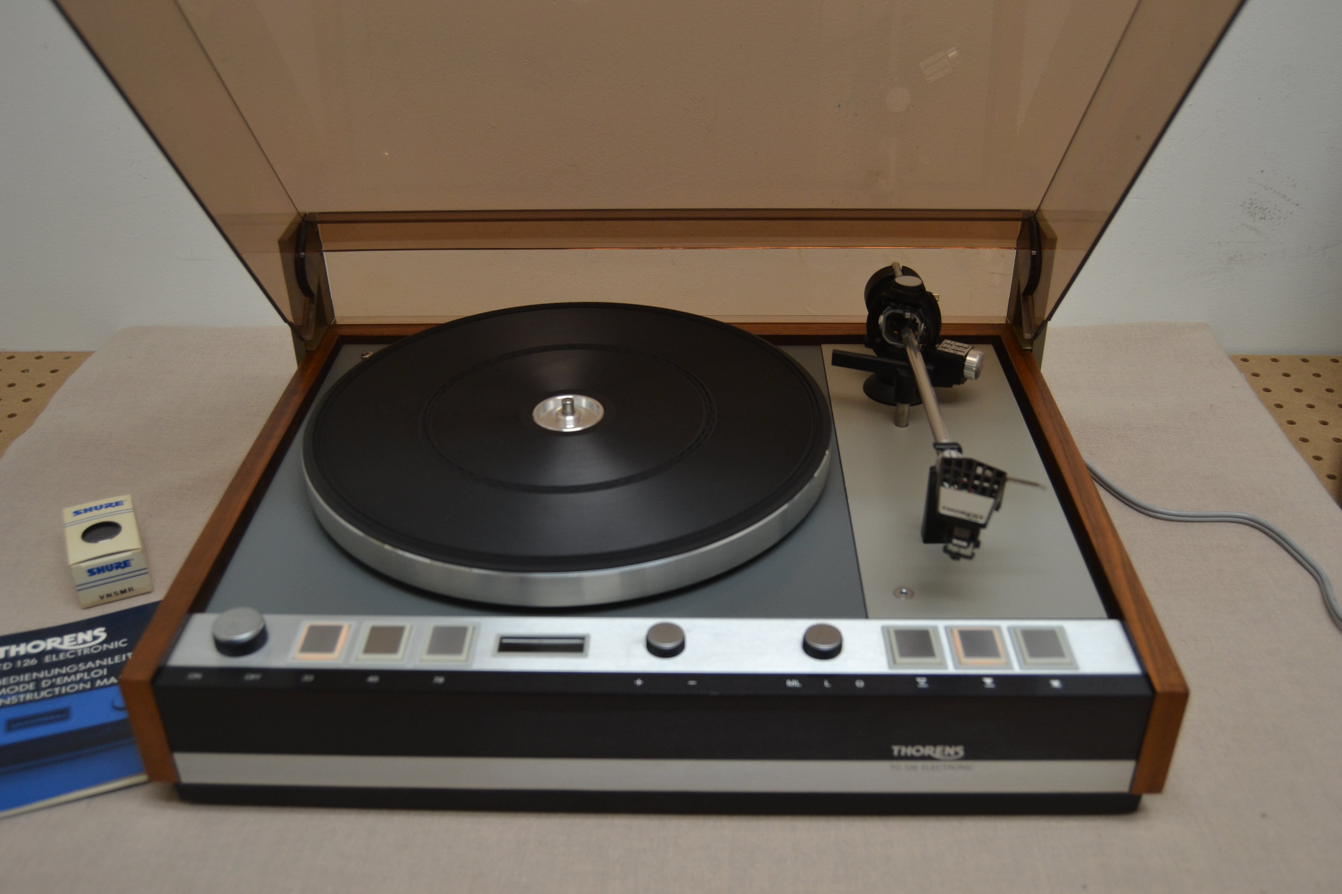 Thorens TD126 Electronic * Belt Drive Turntable * Shure V15 V Cartridge * Second NOS Shure Stylus