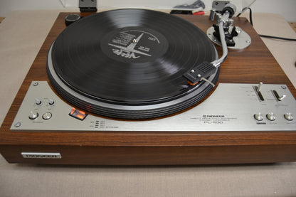 Pioneer PL-530  2-Speed Fully-Automatic Direct-Drive Turntable (1976-1978)