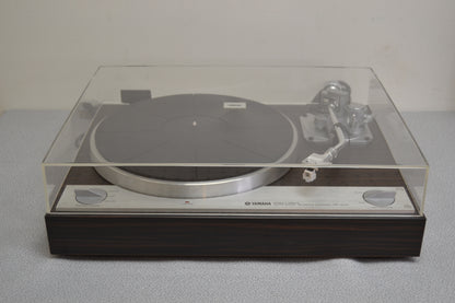 Yamaha YP-D71  Direct-Drive Turntable with Quartz PLL Speed Control (1979) * NEW Audio Technica AT3600 Cartridge