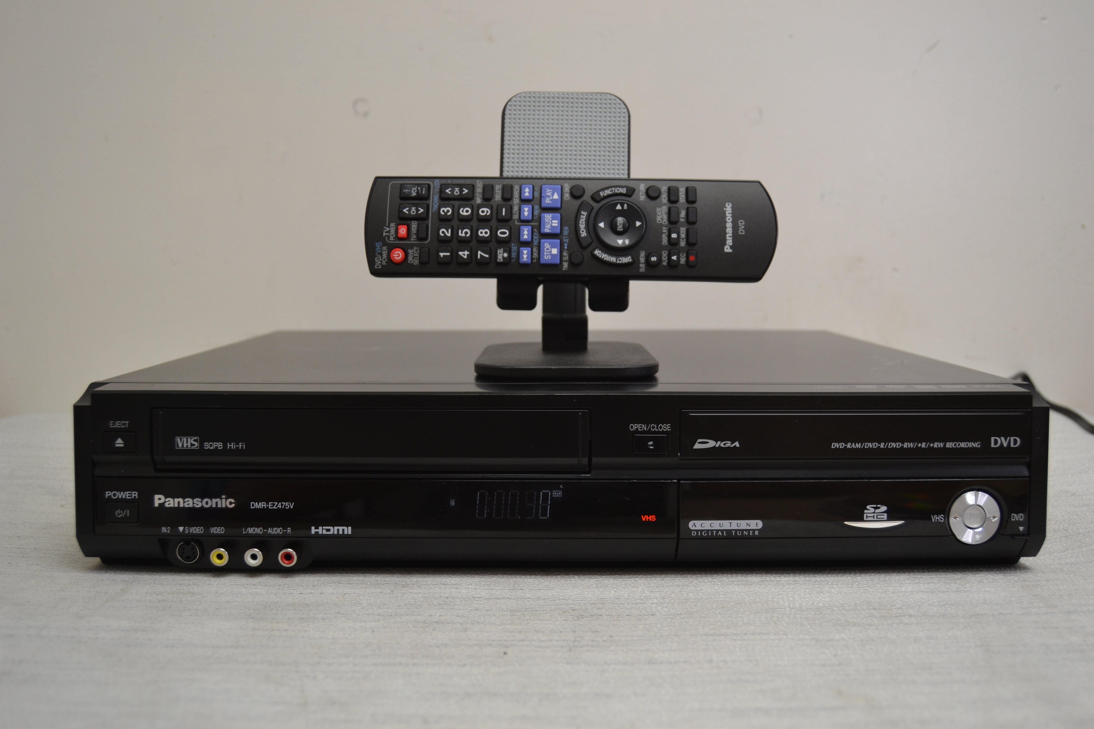 Panasonic DMR-EZ475V * DVD Recorder and VHS Combo * Remote * Fully Serviced