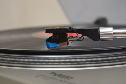 Technics SL-1700 MKI * Direct Drive Semi-Automatic Turntable * Fully Serviced