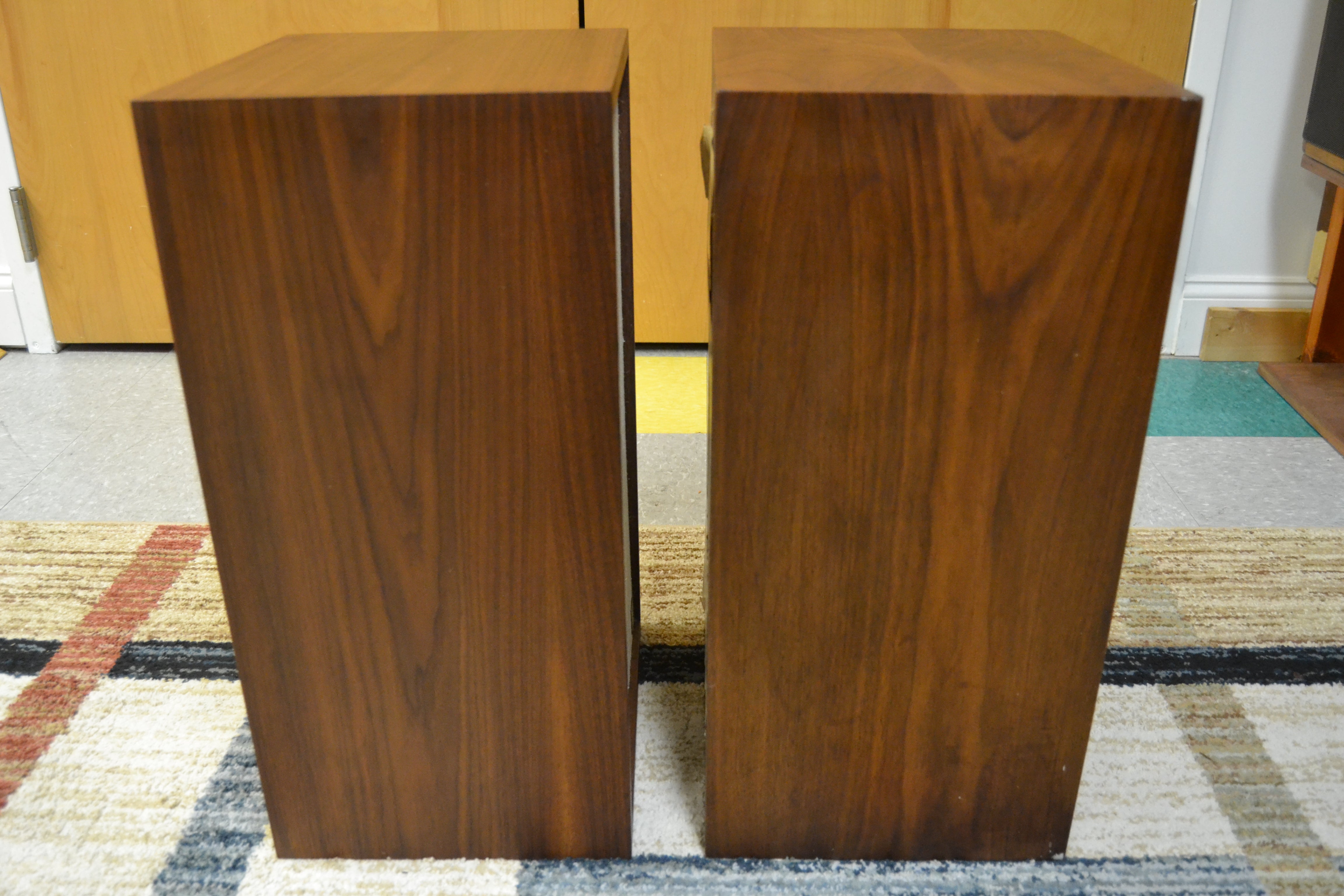 Acoustic Research AR2ax Floor Standing Speakers – The Turntable Store