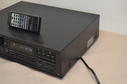 Luxman DC-114 CD Player * 6 Disc Magazine * Single Slot Player * Remote Control * READ