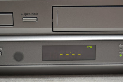 Zenith XBV-343 Video Cassette Recorder / DVD Player Combo * Fully Serviced