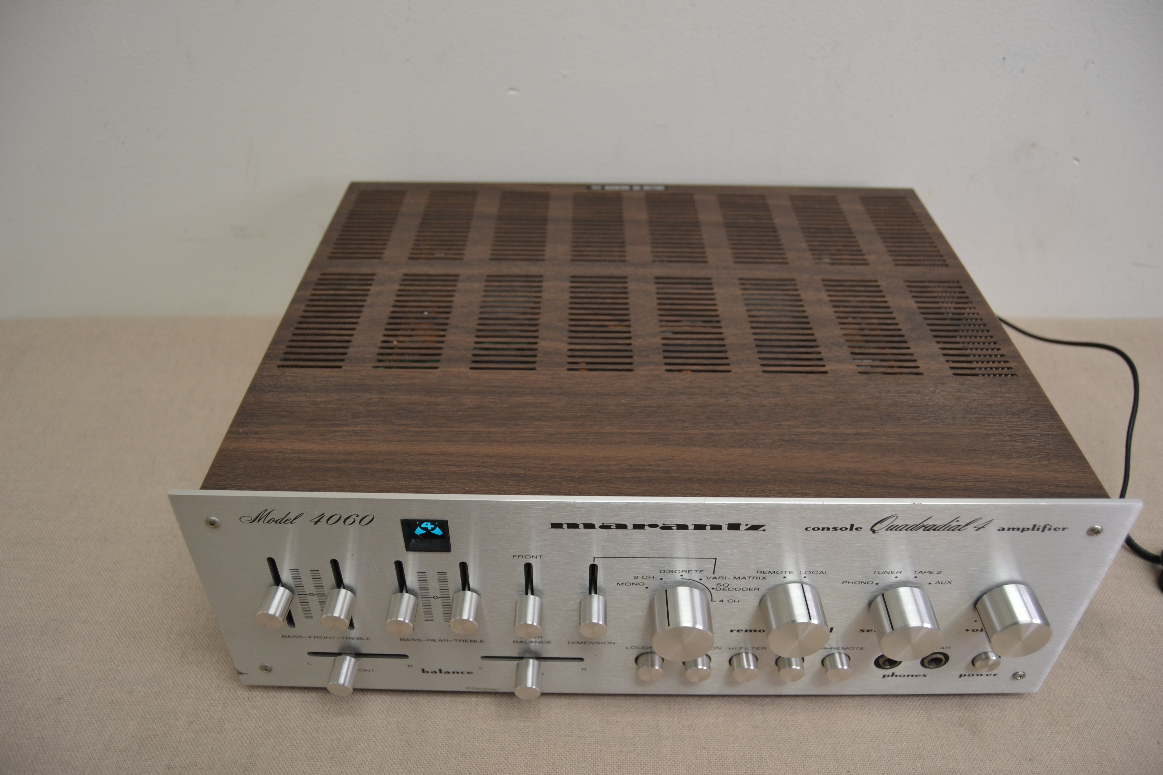 Marantz 4060 Stereo Quad Integrated Amplifier – The Turntable Store
