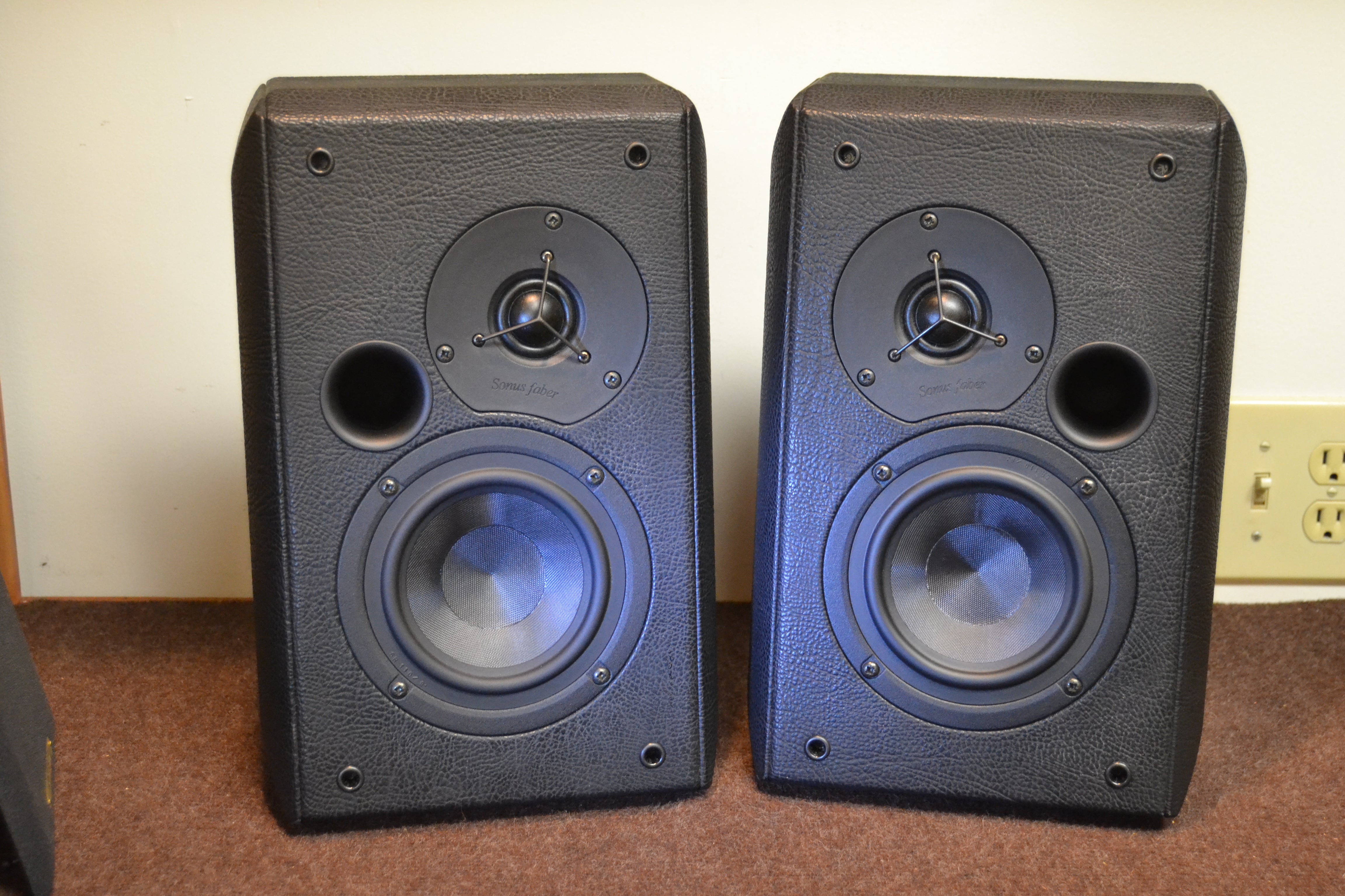 Sonus Faber Wall Bookshelf Speakers