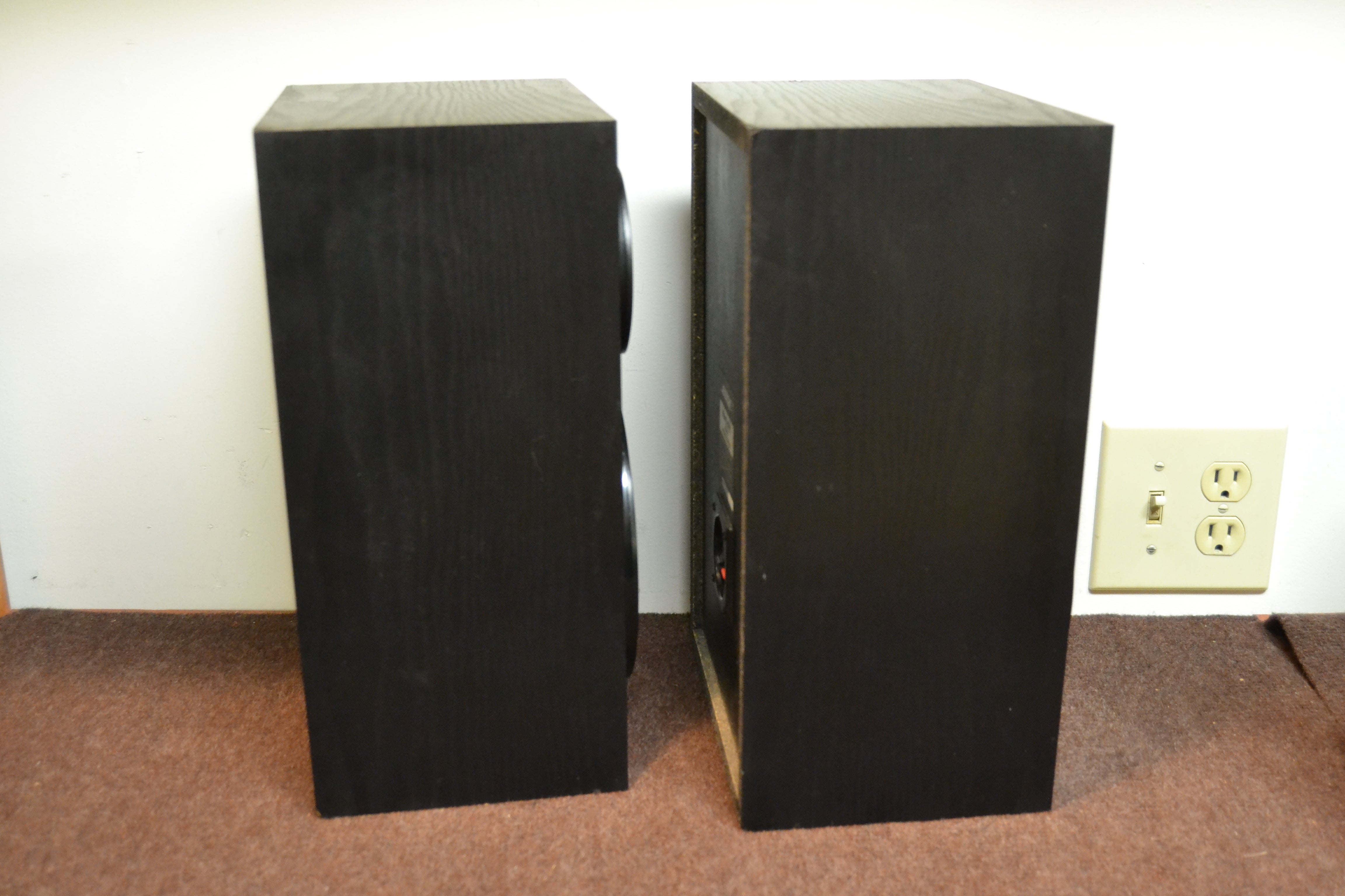 Interaudio by Bose Model 2000 Bookshelf Speaker – The Turntable Store