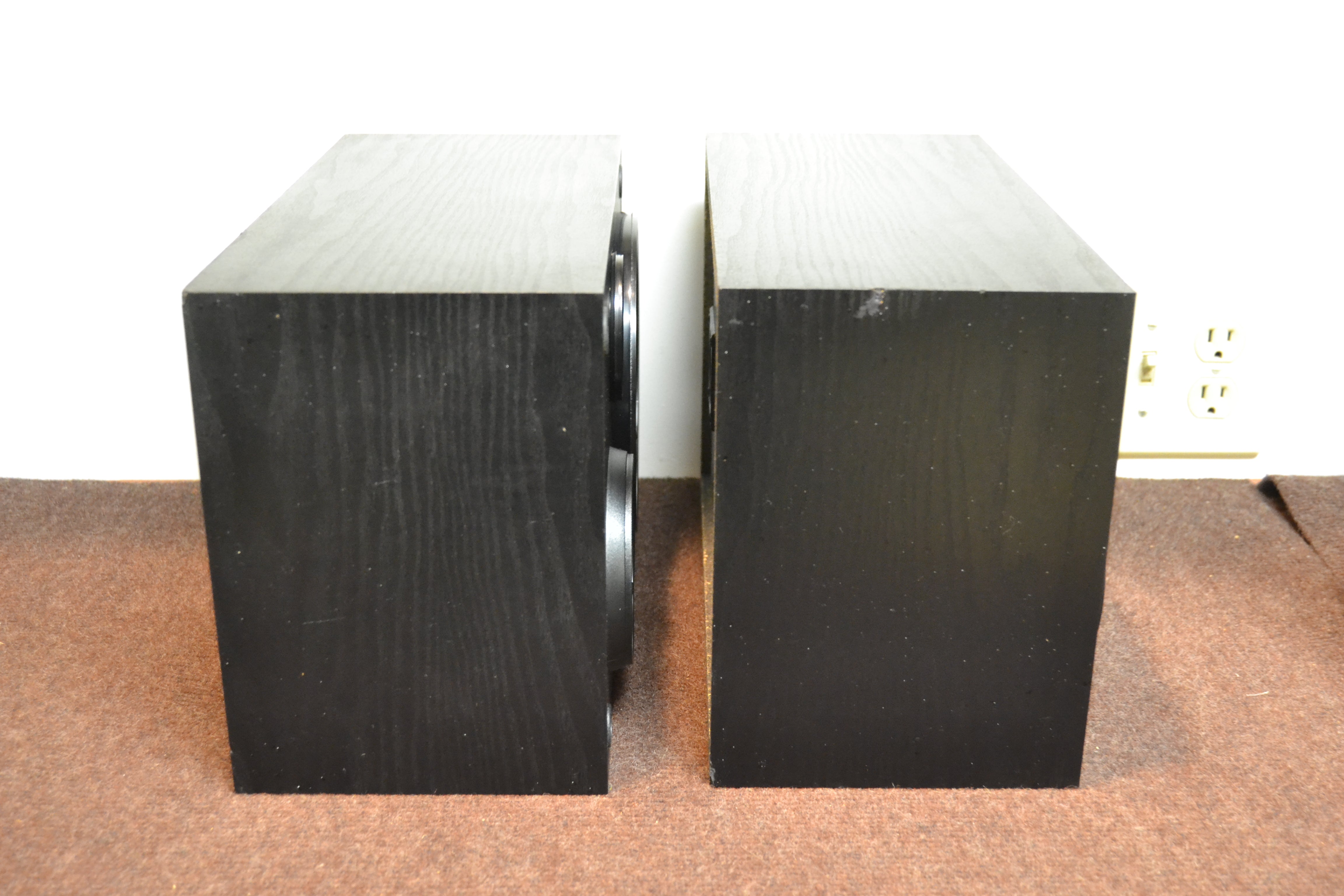 Interaudio by Bose Model 2000 Bookshelf Speaker – The Turntable Store