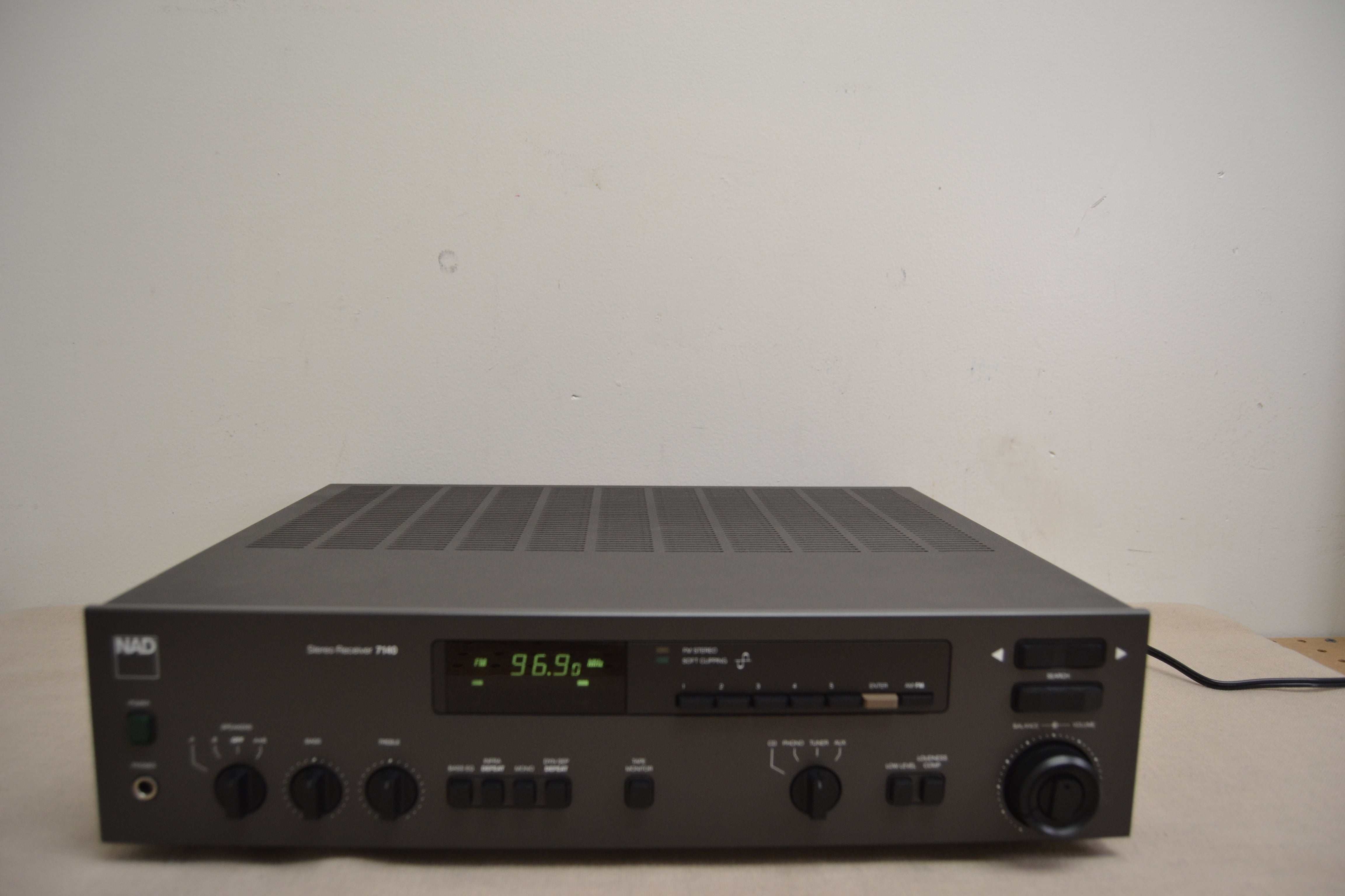 NAD 7140 Stereo Receiver * 40W Rms * 1985