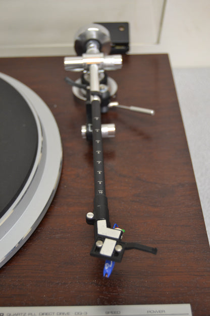 Micro Seiki DQ-3  Quartz-Locked PLL Direct-Drive Turntable