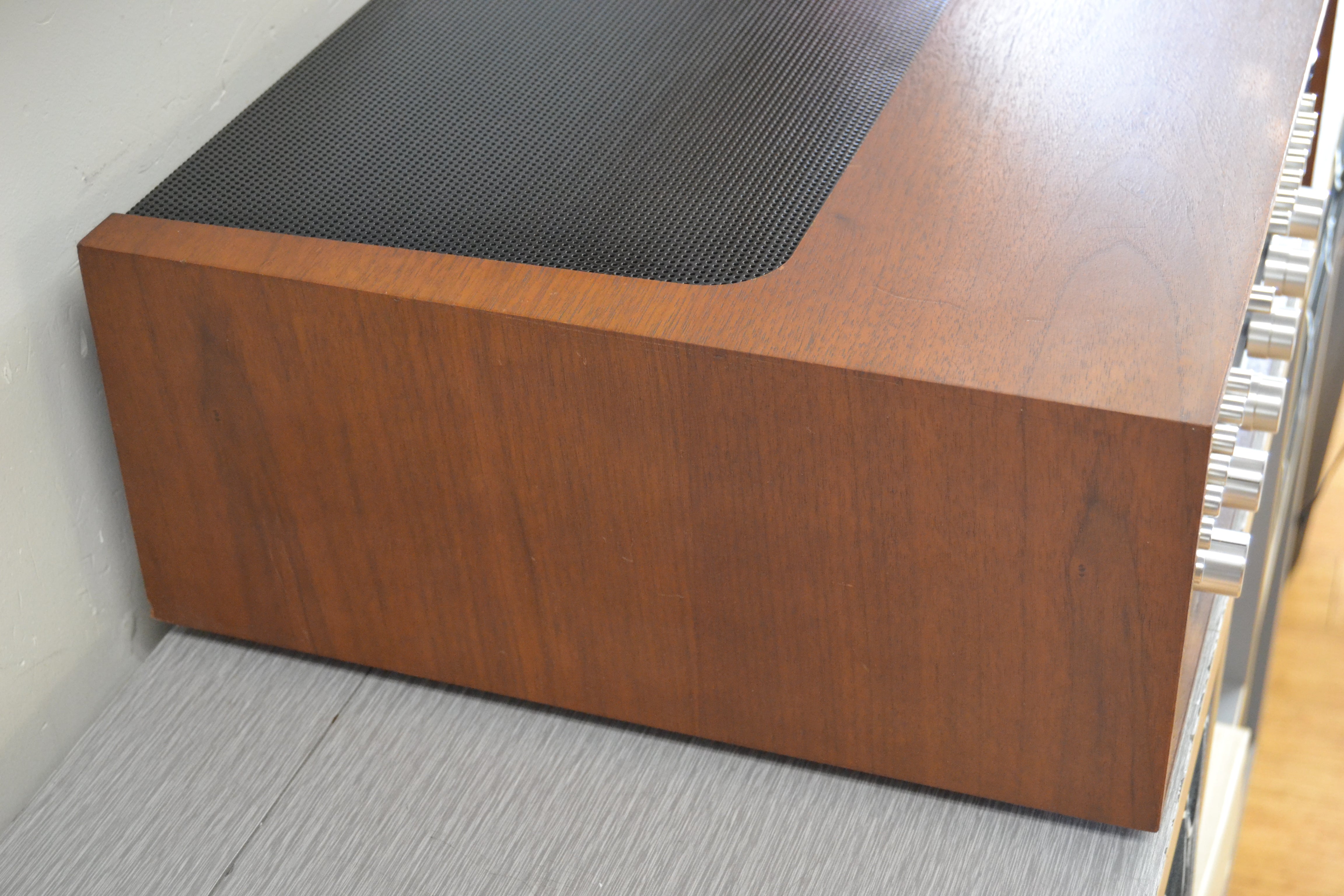 Marantz 2275 Stereo Receiver * Original Wood Case * 75W RMS * 1976