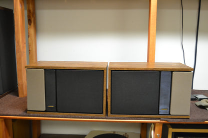 Bose 301 Series II Bookshelf Speakers * Mint Condition