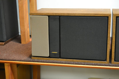 Bose 301 Series II Bookshelf Speakers * Mint Condition