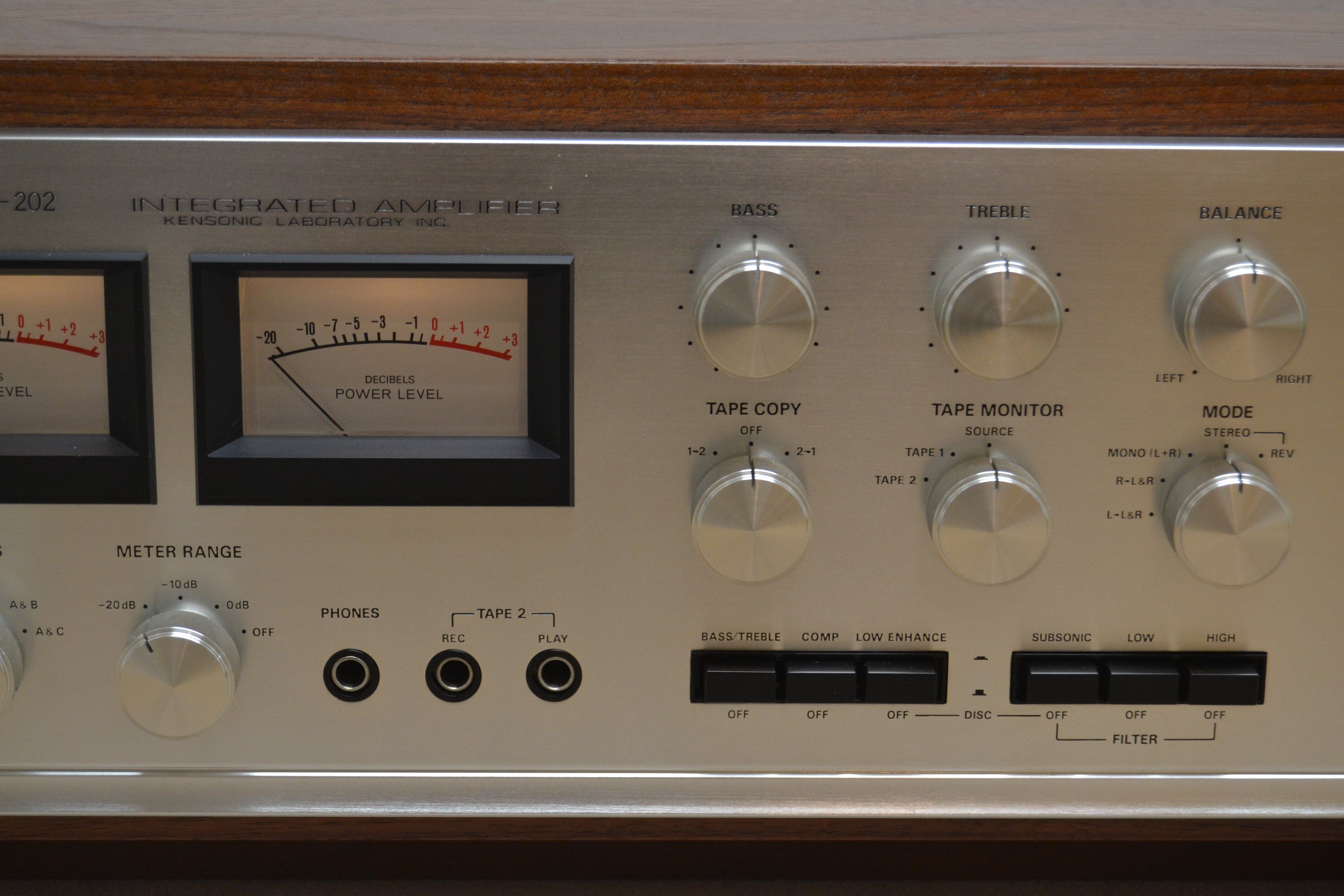 Accuphase E-202 Stereo Integrated Amplifier * 100W RMS * 1974