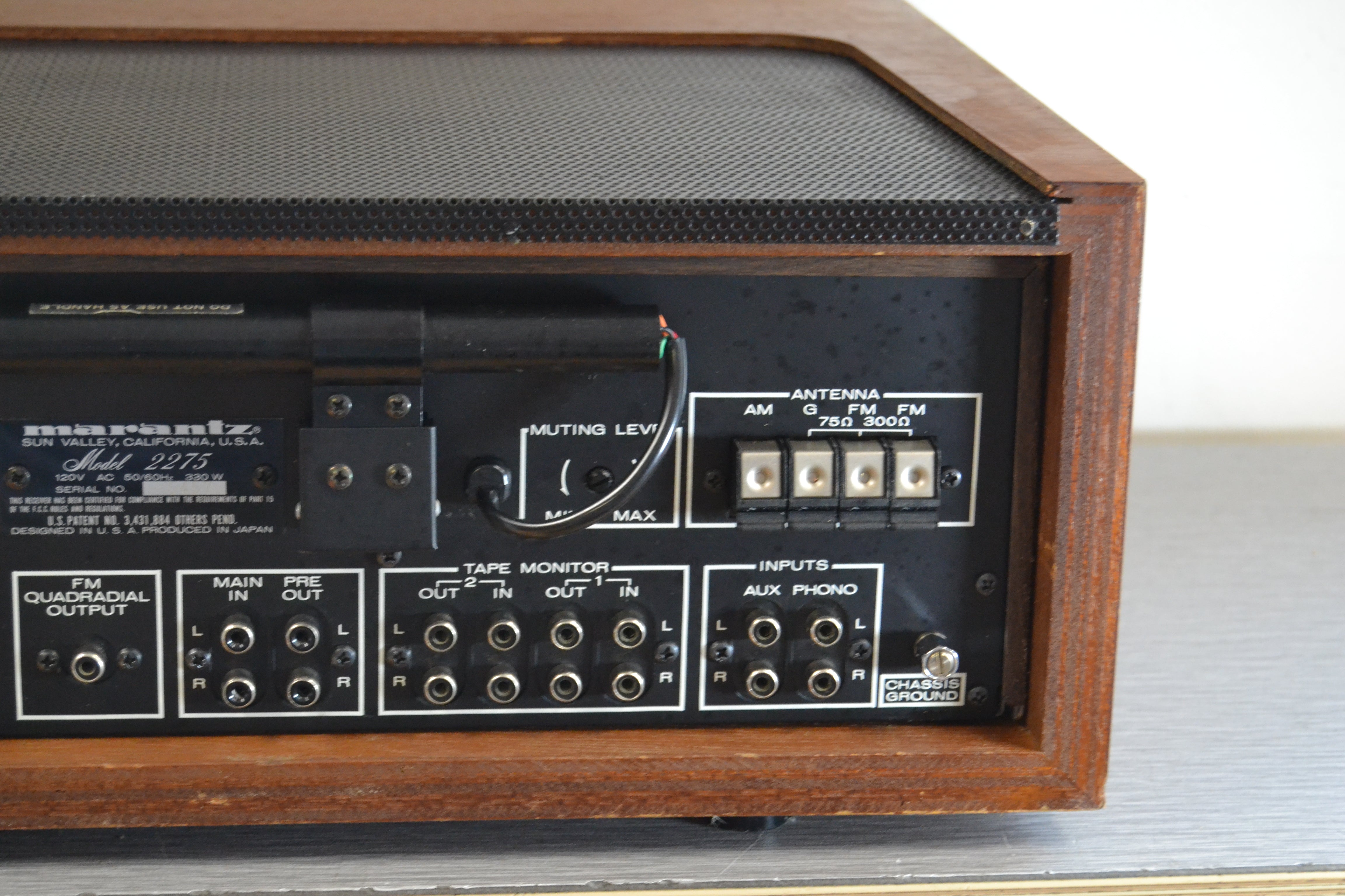 Marantz 2275 Stereo Receiver * Original Wood Case * 75W RMS * 1976