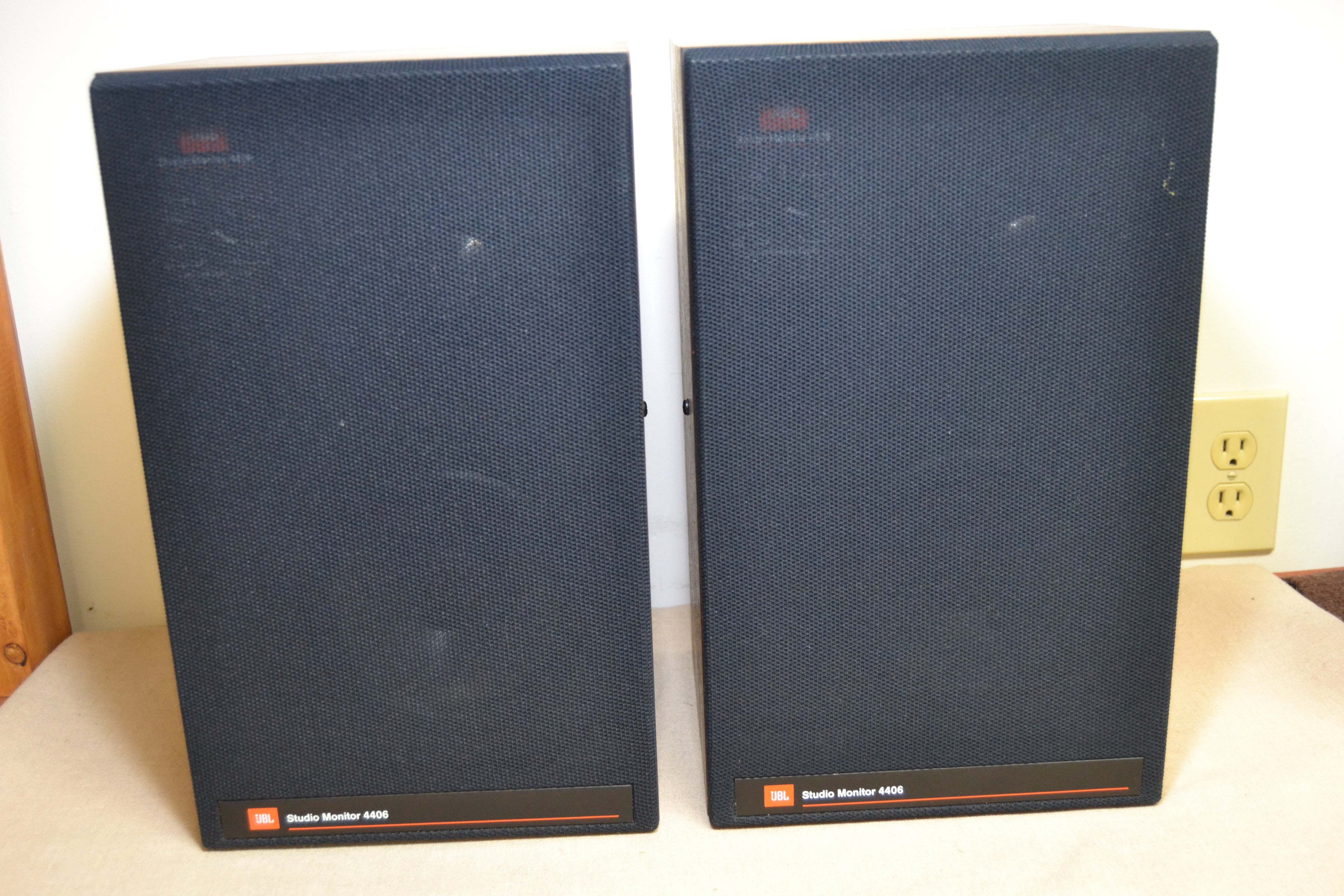 JBL Studio Monitor 4406 Bookshelf System * Recapped Crossovers