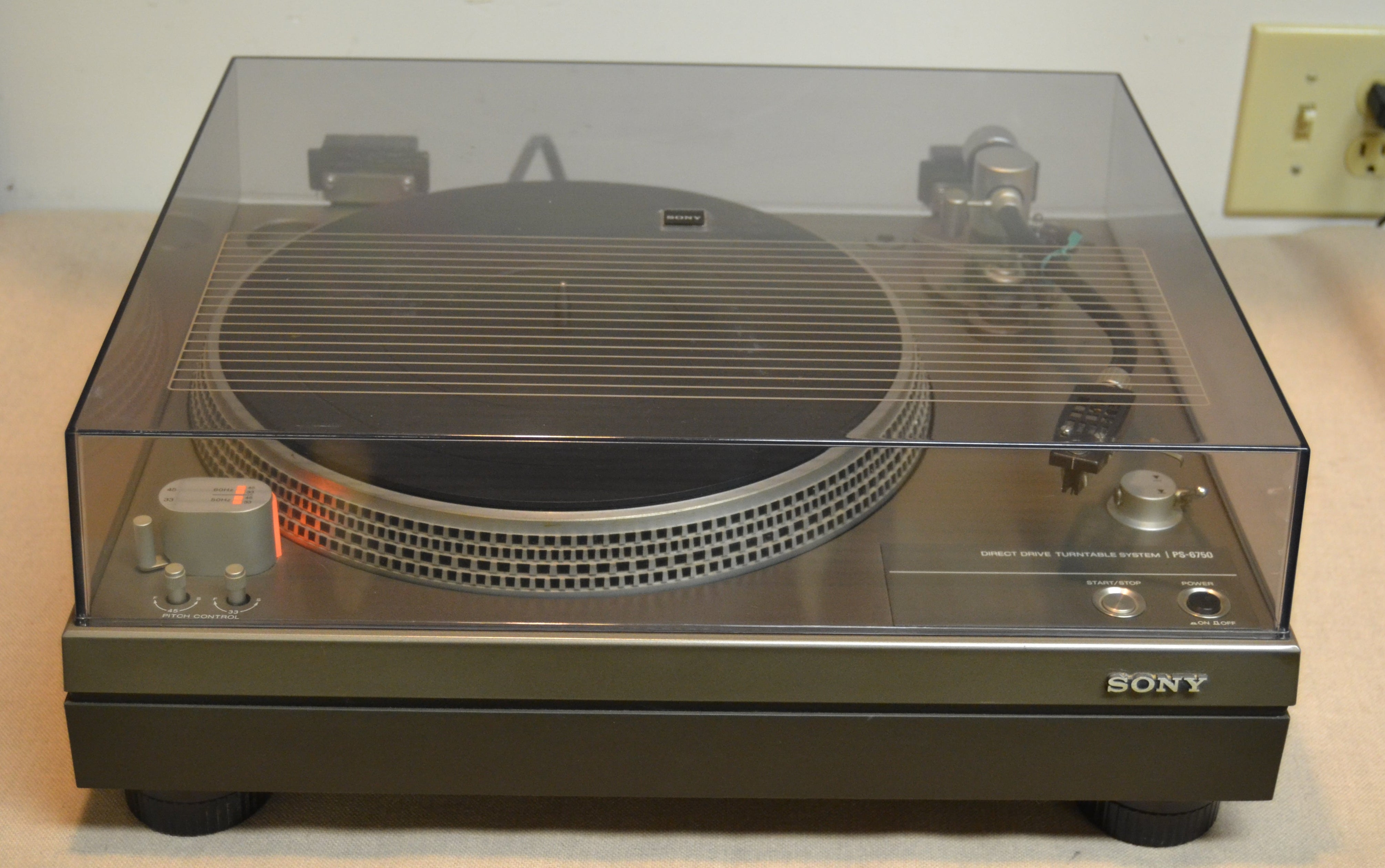 SONY「PS-6750」ダイレクトドライブ・ターンテーブル SONY PS-6750 Direct Drive Turntable Record Player in Very Good