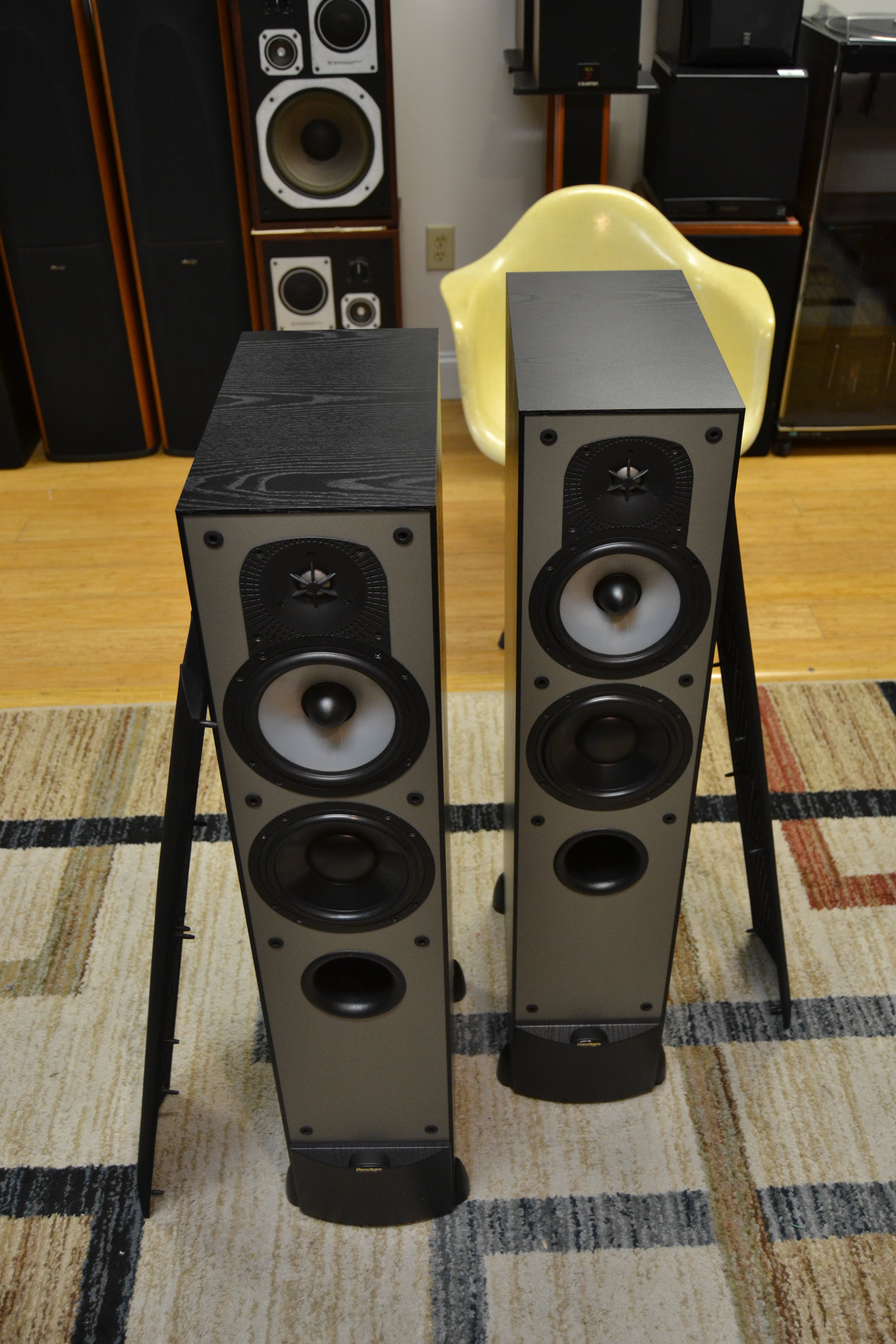 Paradigm Monitor 7 V.3 Floor Standing Speakers