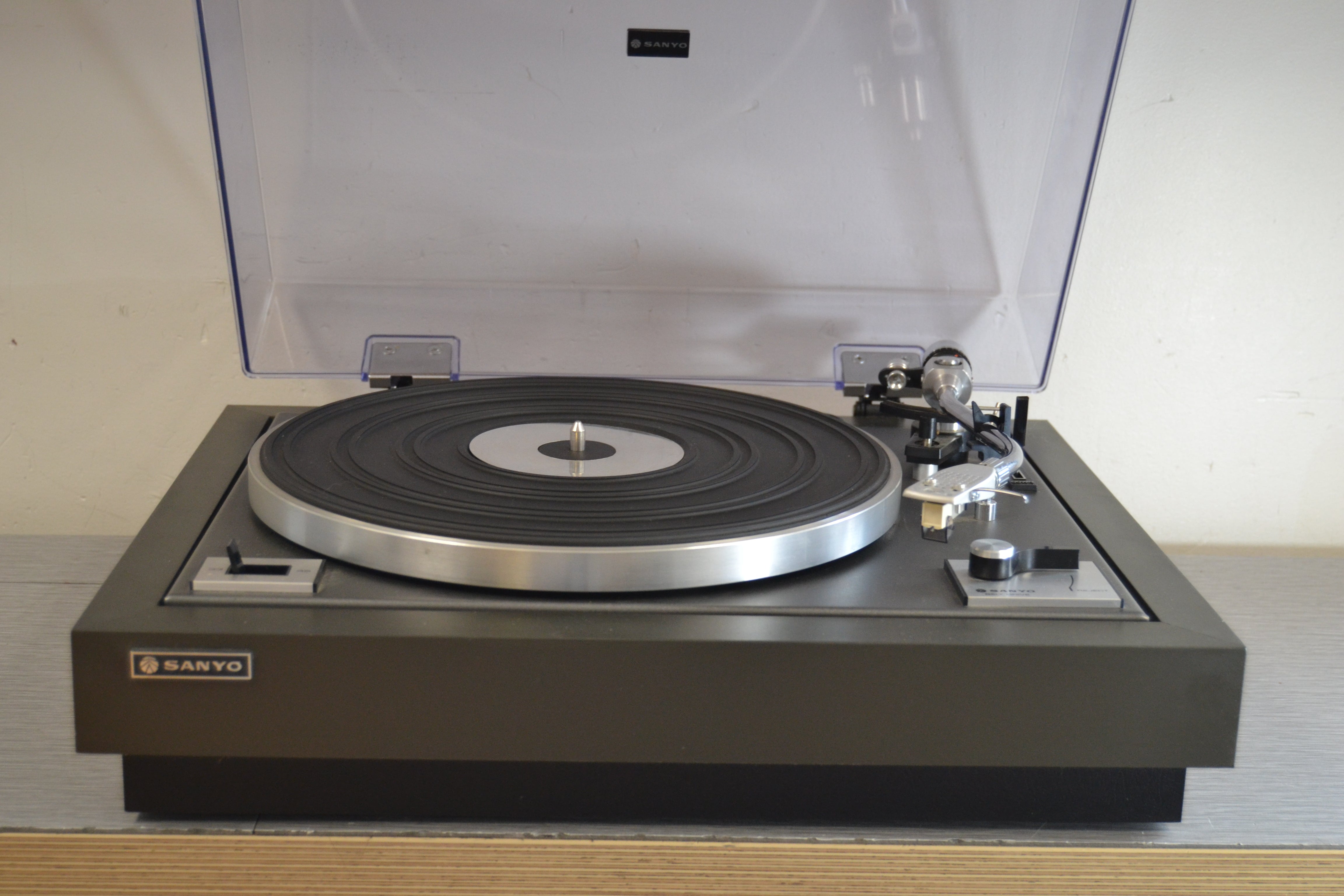 Sanyo TP-626 Turntable with NEW Audio Technica AT3600 Cartridge