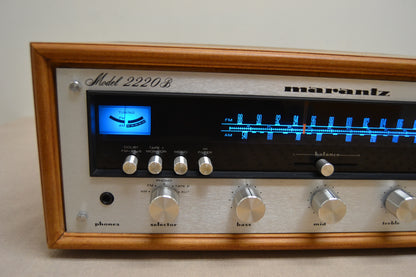 Marantz 2220B Stereo Receiver * Wood Case * 20W RMS *