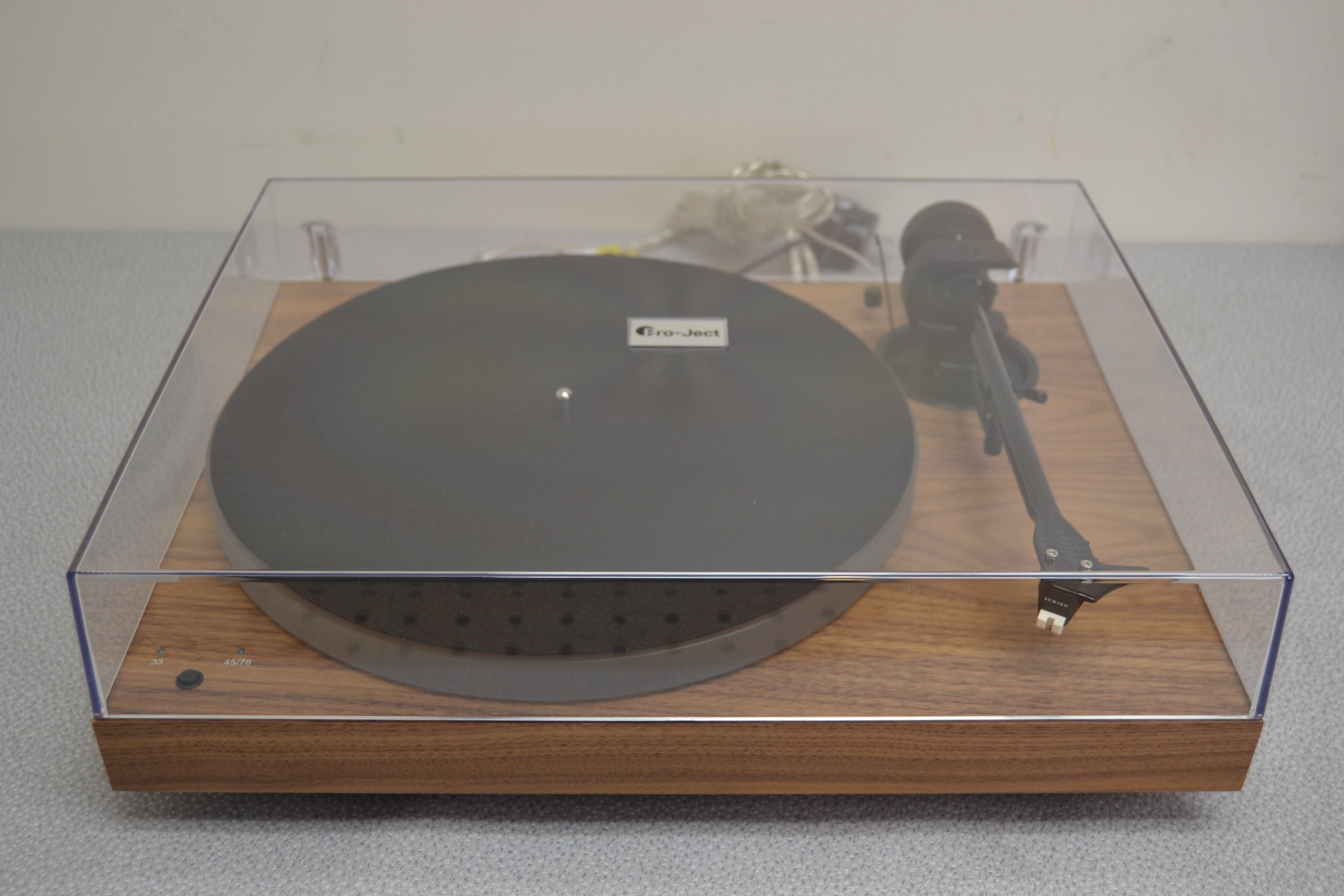 Pro-Ject X1 Belt drive Turntable * Sumiko Cartridge