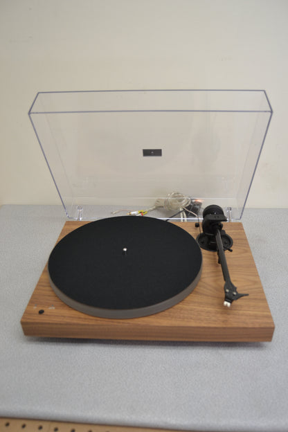 Pro-Ject X1 Belt drive Turntable * Sumiko Cartridge