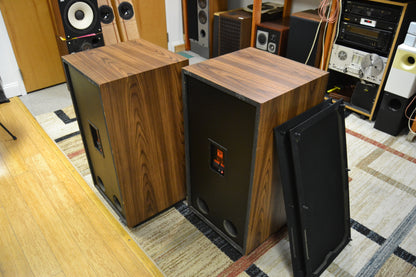 Cerwin Vega DX-9 Floor Standing Speakers * Please Note Woofer Repair * LOCAL SALE Only *
