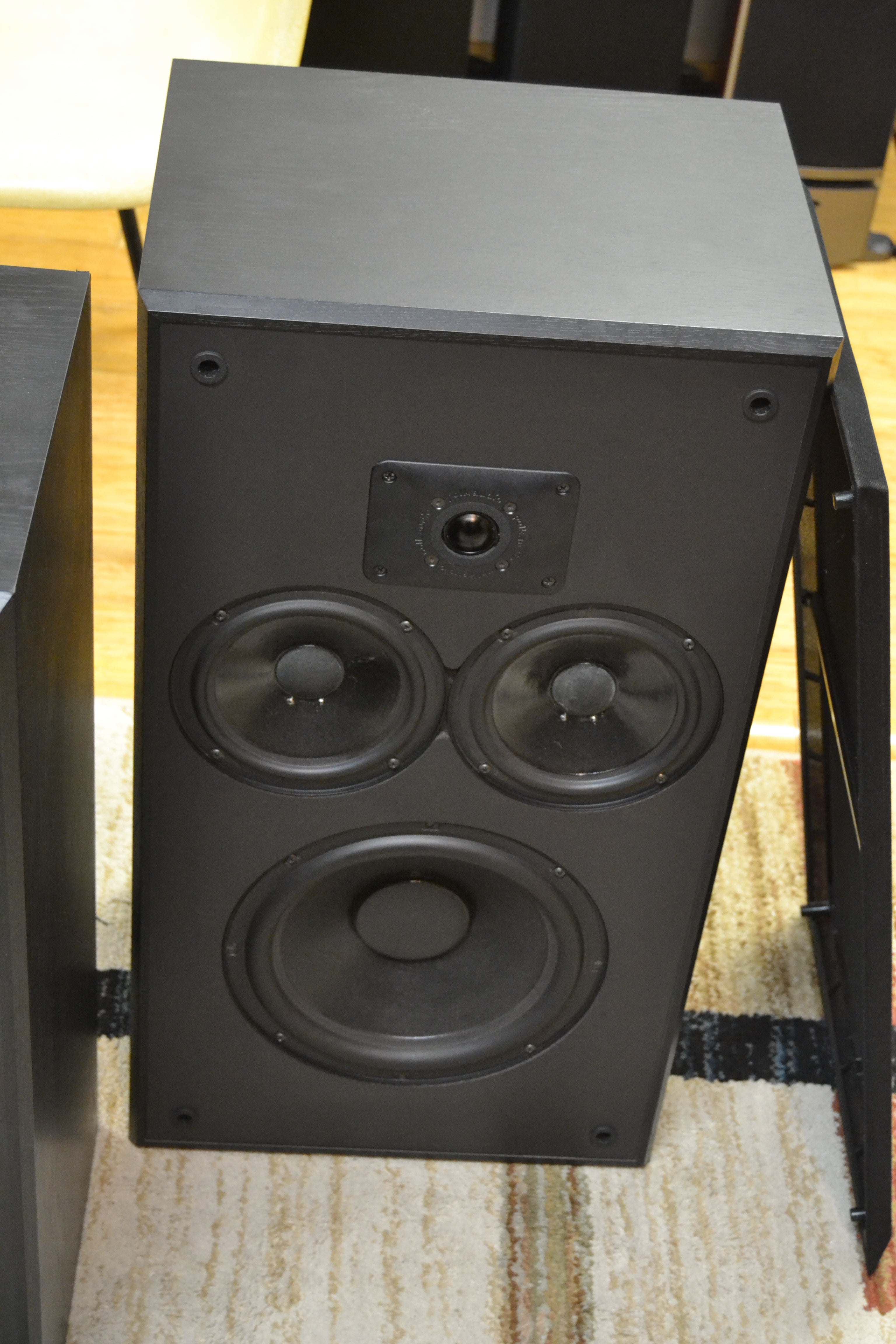 Polk Audio Monitor 10 Black * Floor Standing Speakers