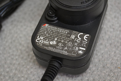 Pro-Ject X1 Belt drive Turntable * Sumiko Cartridge