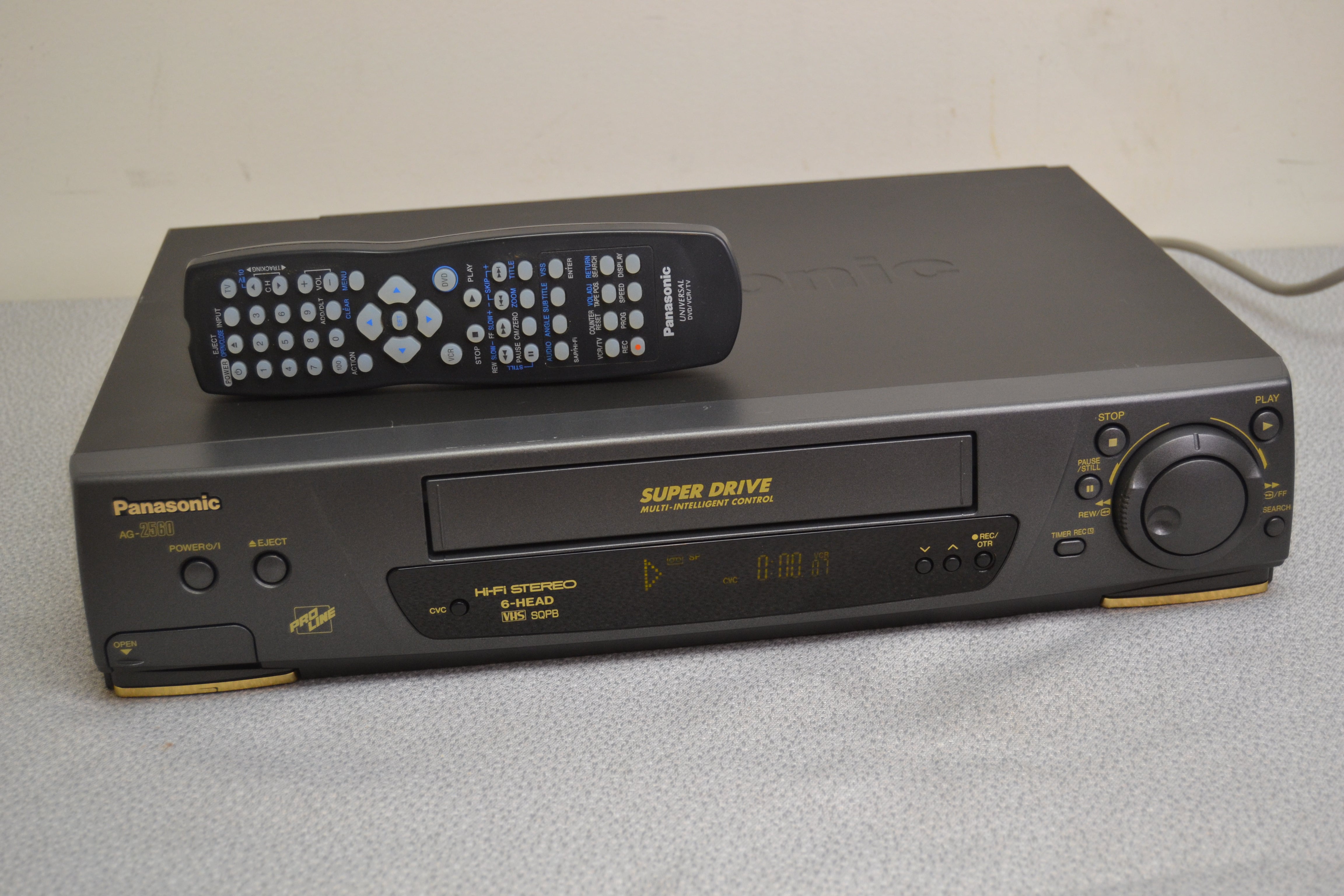 Panasonic AG-2560 Hi-Fi Stereo Video Cassette Recorder * Remote