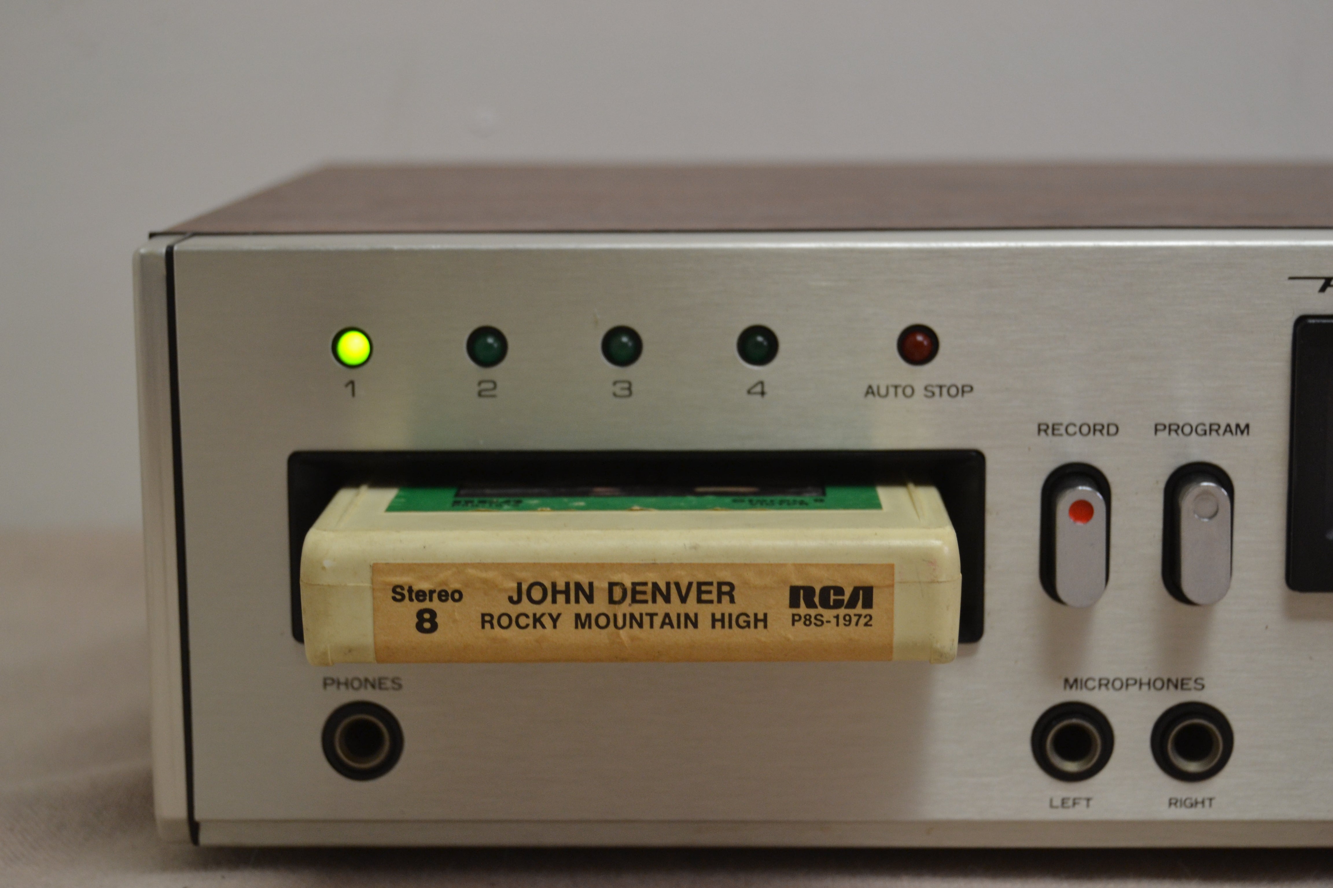 Realistic TR-884 - 8 Track Stereo Record Deck