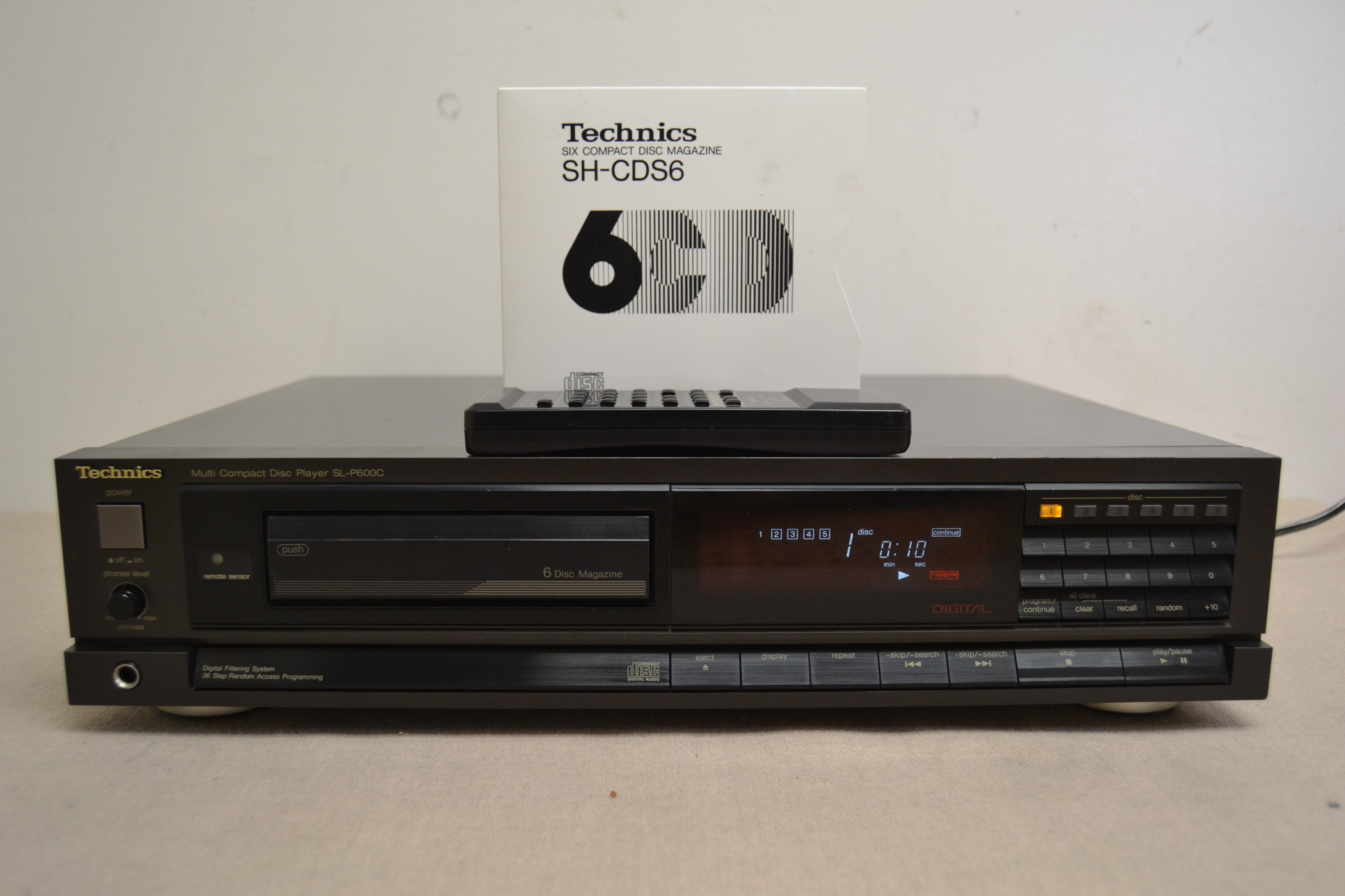 Technics SL-P600C * (1988) CD Changer * 6 Disc Cartridge * Remote