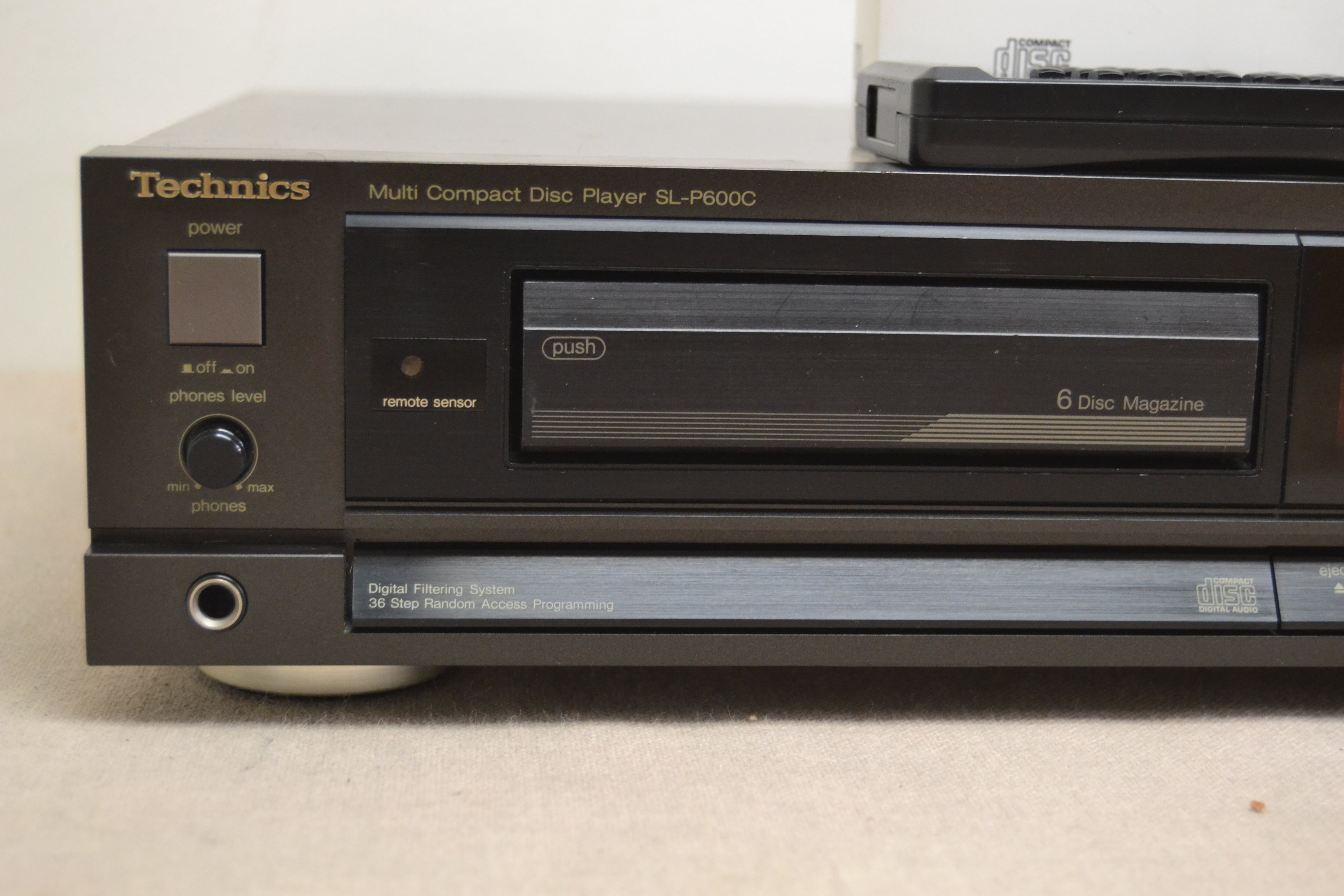 Technics SL-P600C * (1988) CD Changer * 6 Disc Cartridge * Remote