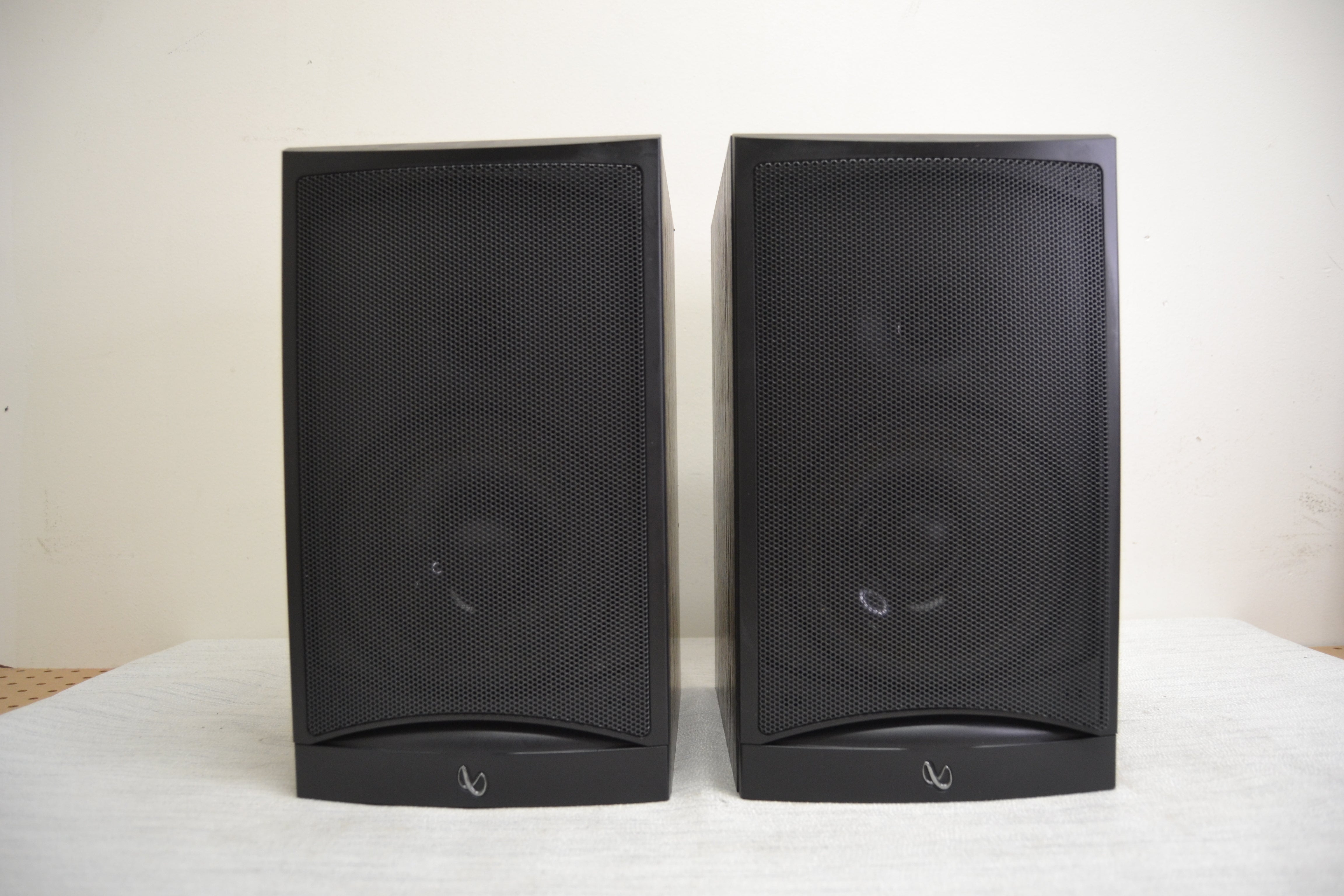 Infinity Reference 2000.2 Bookshelf Speakers * Fully Serviced *